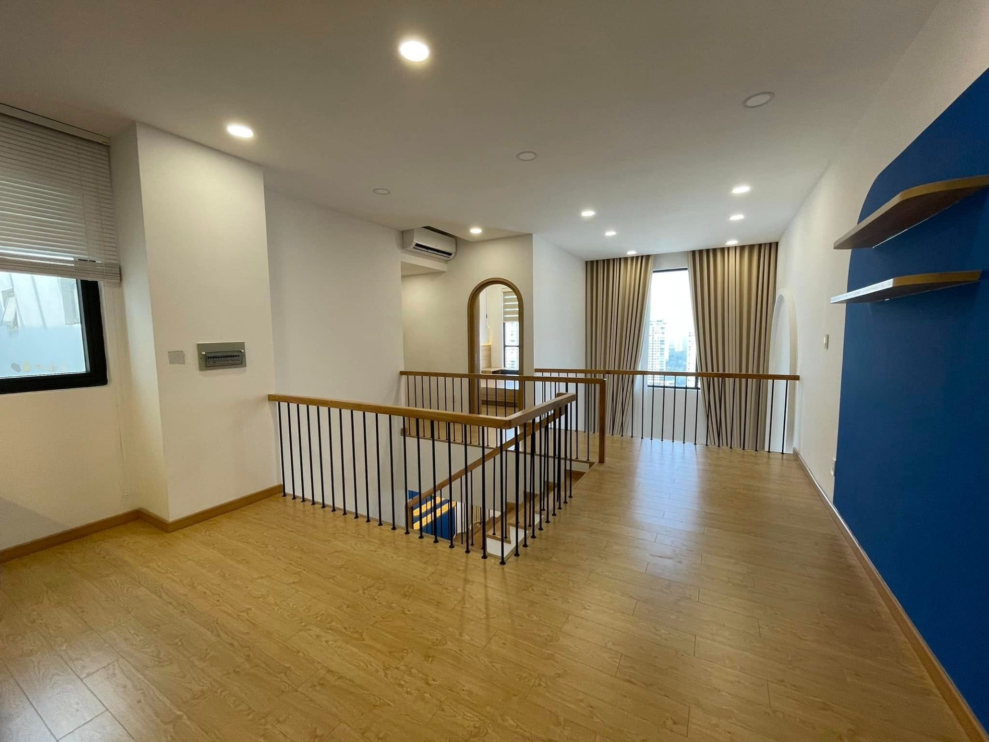 Cho thuê Duplex tầng Penthouse 3 phòng ngủ One Verandah - View sông trực diện, tầng cao ngắm pháo hoa_thumbnail_1