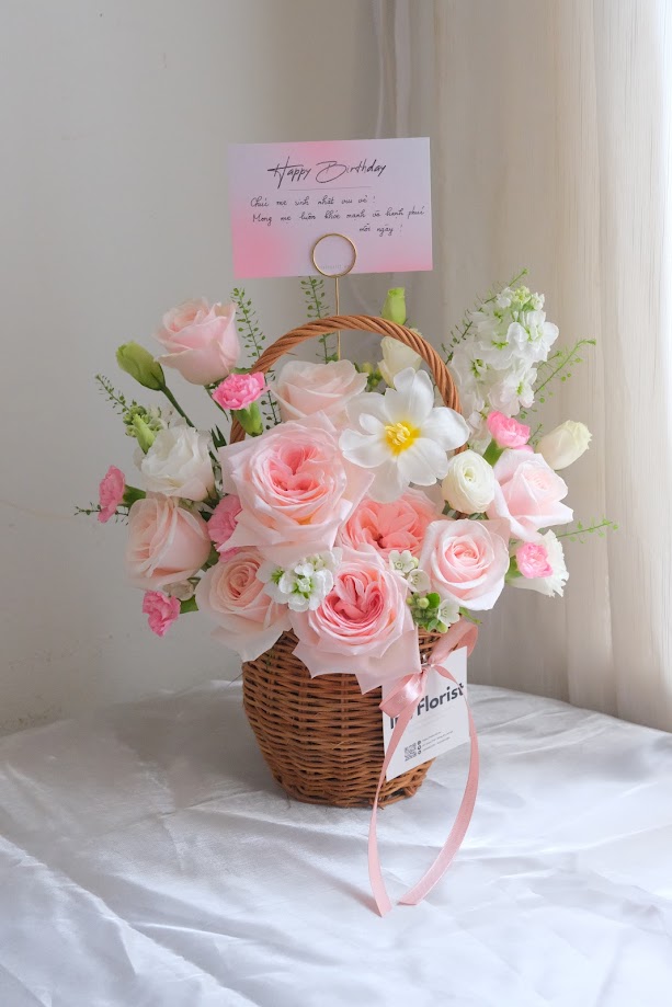 Giỏ mây nhỏ tone hồng mix tulip - Size S