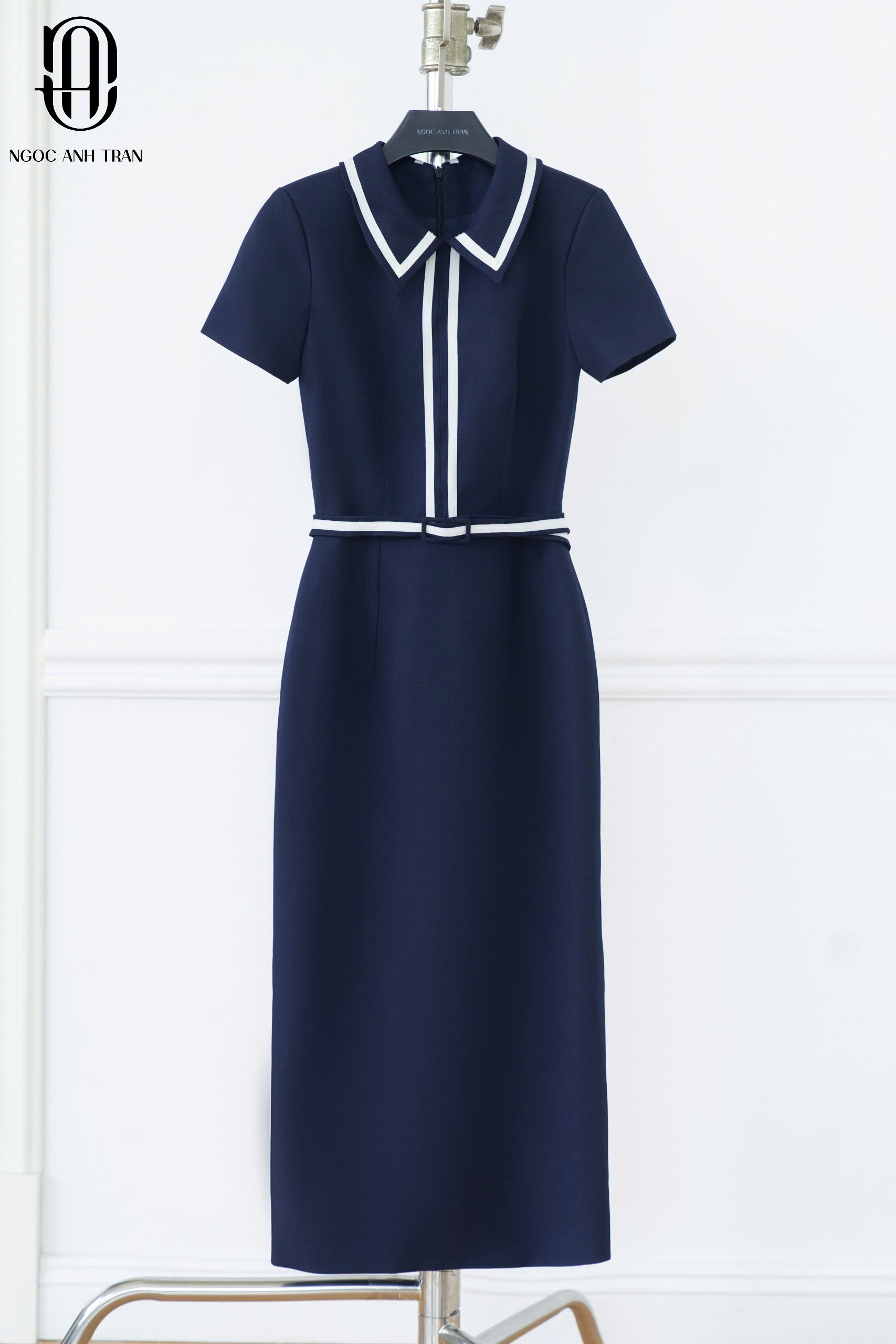 D141 - Váy xanh navy phối dây trắng