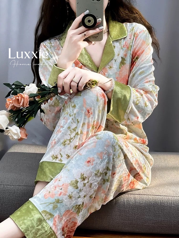 NHUNG11 Pijama vải nhung hoa lá viền xanh cốm