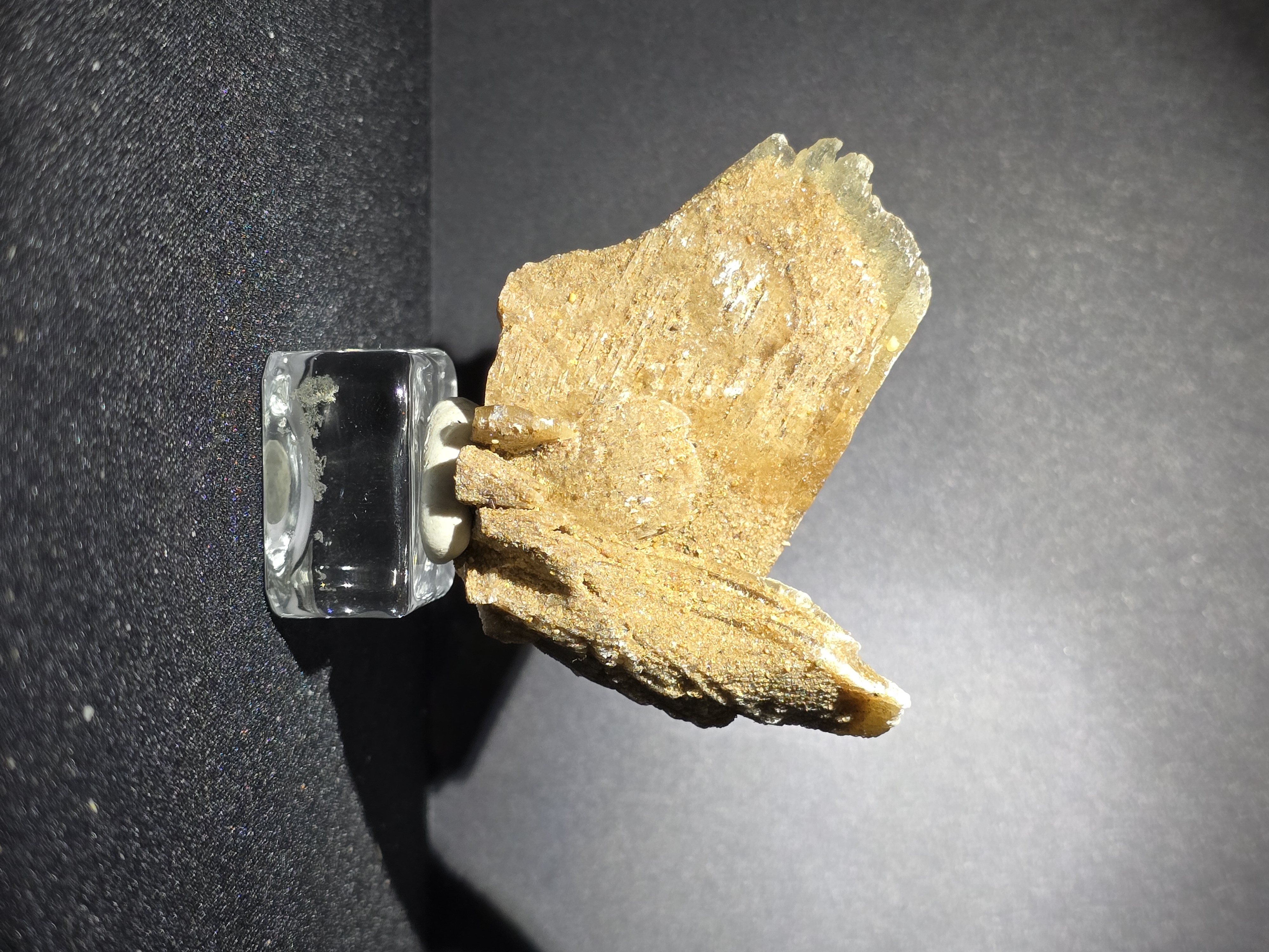 Tinh Thể Hoa Hồng Sa Mạc Desert Rose (có phản ứng UV) - Nội Mông_thumbnail_23