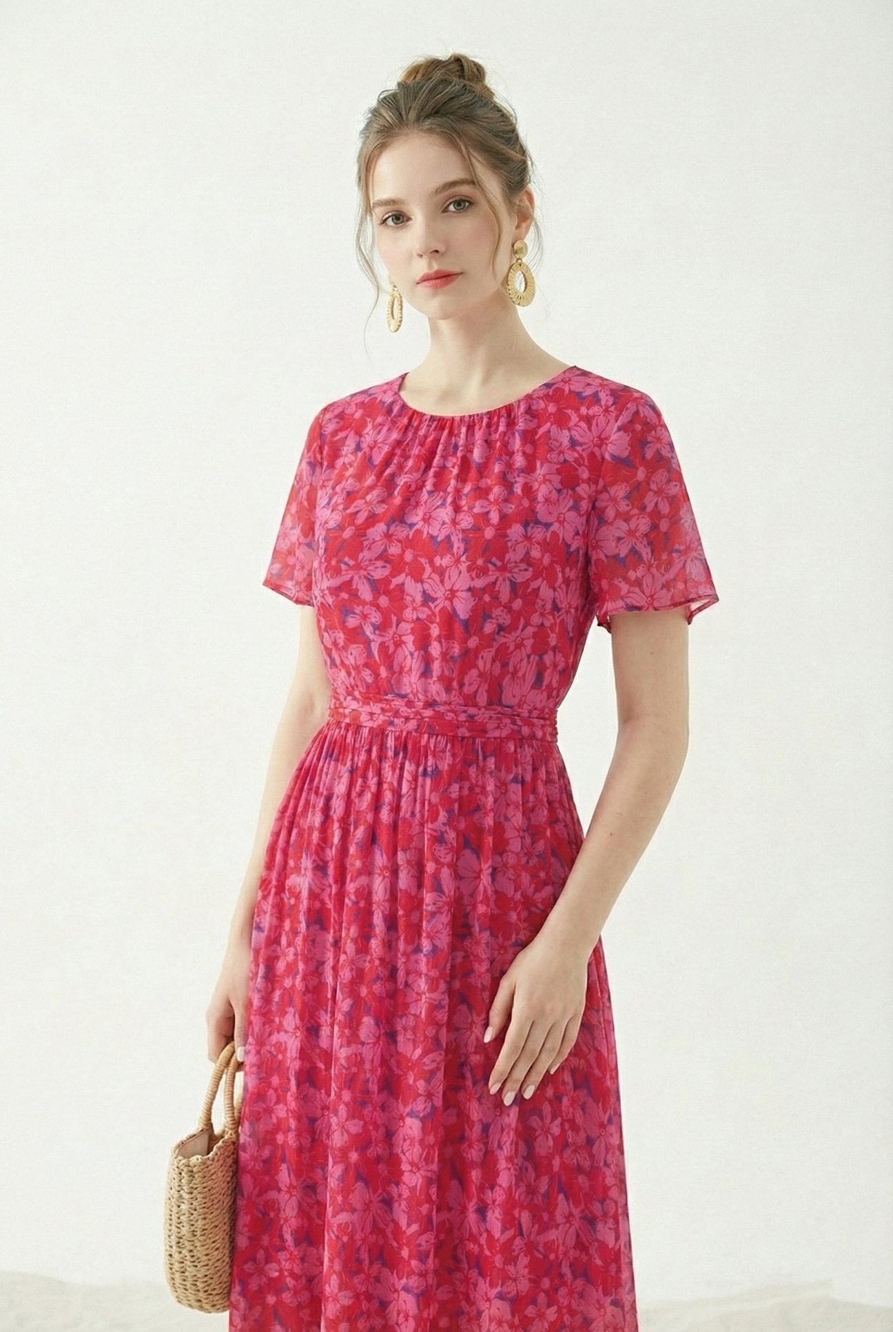 Đầm vải voan dày in hoa đỏ hồng dáng ôm chân rủ cổ tròn tay ngắn thiết kế MAZANO