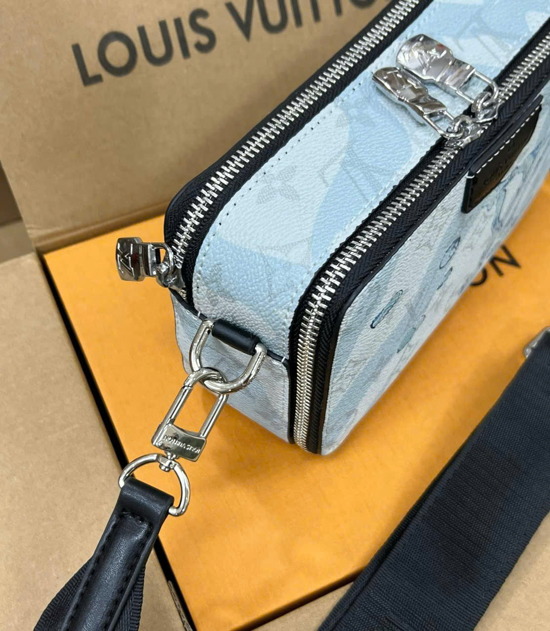 Túi đeo chéo hộp chữ nhật LV xanh biển_thumbnail_4