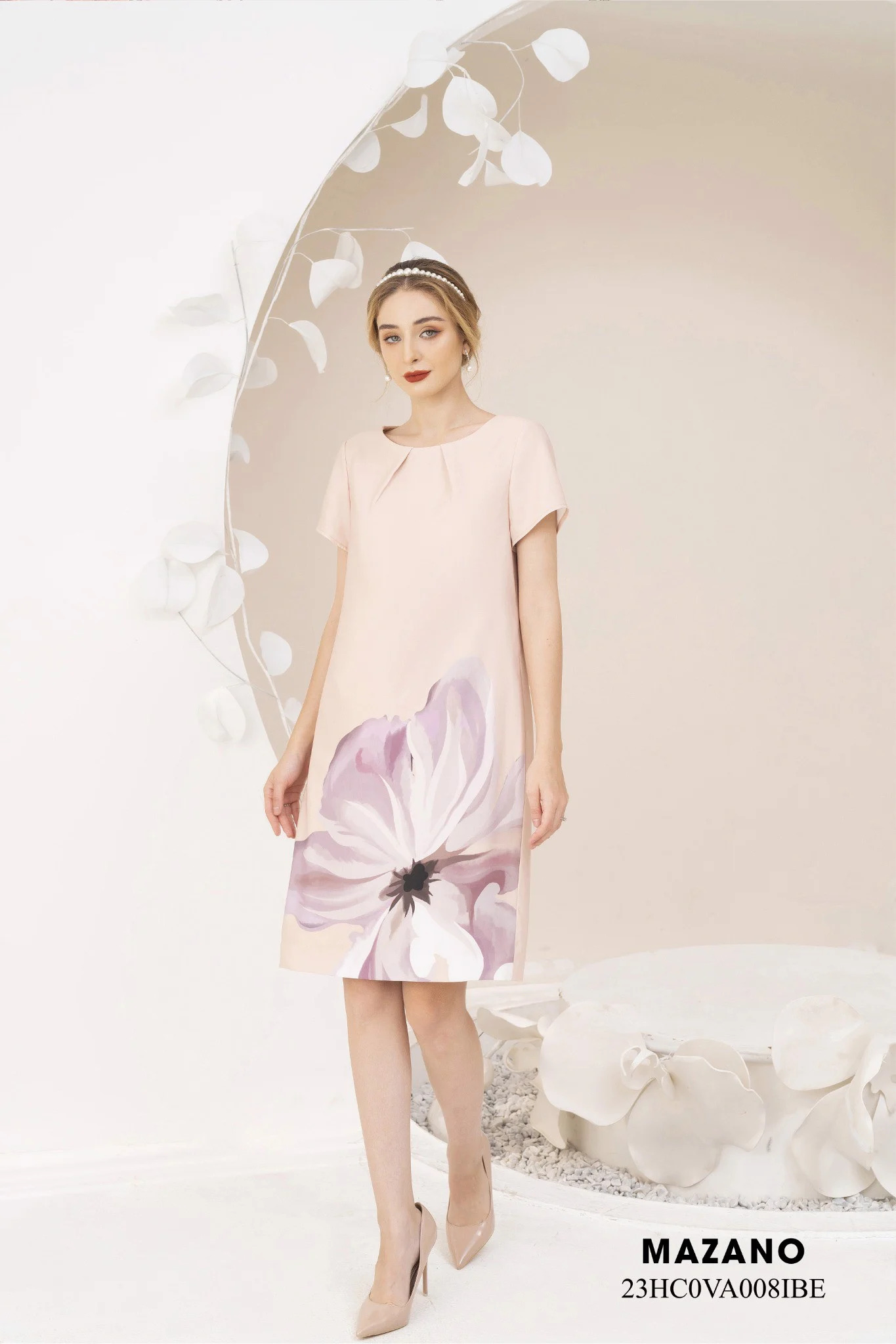 Váy Đầm Suông Vải thô mỏng Họa tiết hoa bố cục Cổ tròn Tay ngắn Dài ngang gối