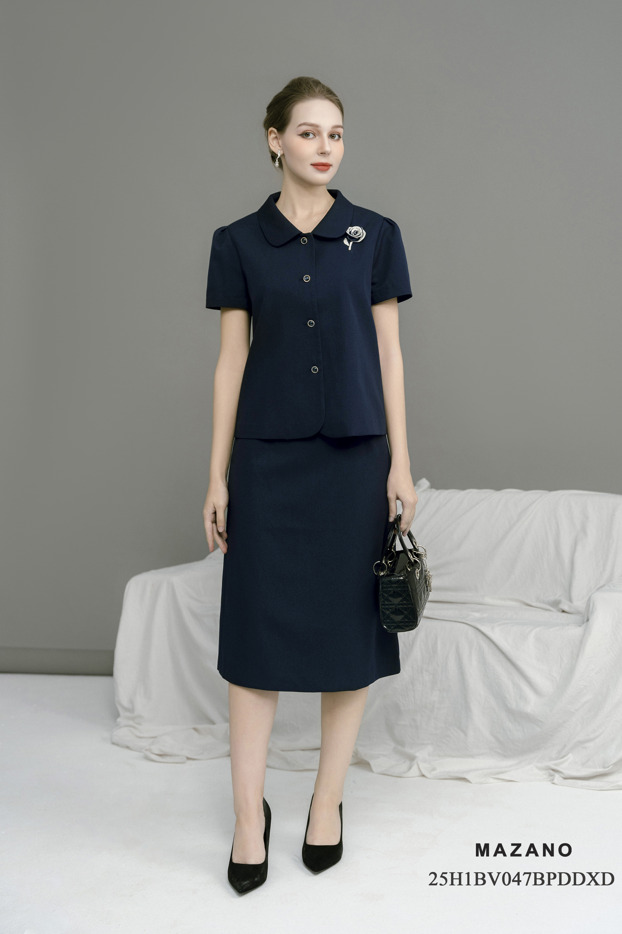 Sét ký giả Áo suông kèm chân váy A nhẹ Vải tuytxi Đính hoa cuốn Cổ bẻ cách điệu Tay ngắn Dài áo qua eo dài tới bắp chân_thumbnail_5