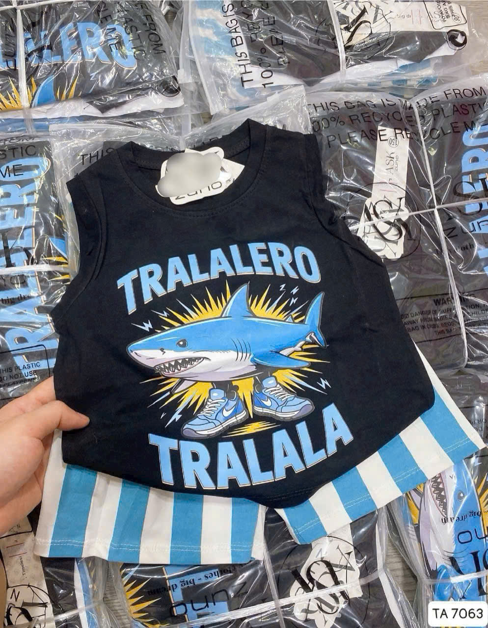 N08 BỘ BA LỖ TRALALERO CÁ MẬP XANH CÓ CHÂN- A201.615