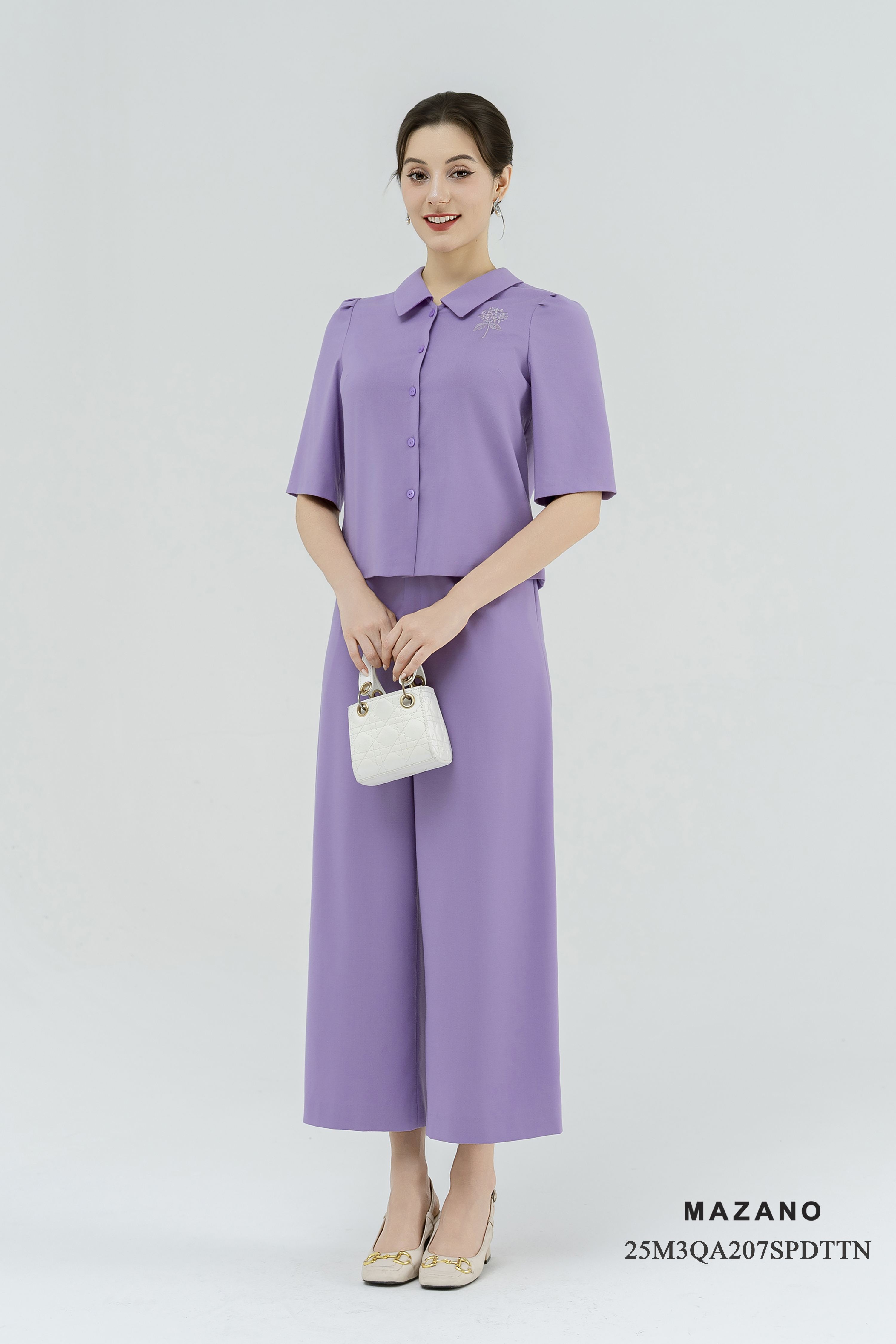 Bộ Quần và Áo suông Vải thô pha linen Thêu hoa thủ công Cổ nằm Tay lỡ Dài quần tới mắt cá chân