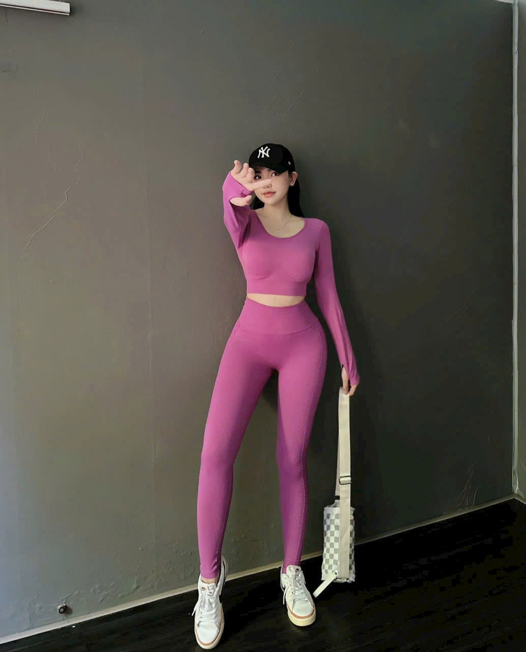Áo Croptop Thể Thao Nữ Dáng Dài Xỏ Ngón_thumbnail_25