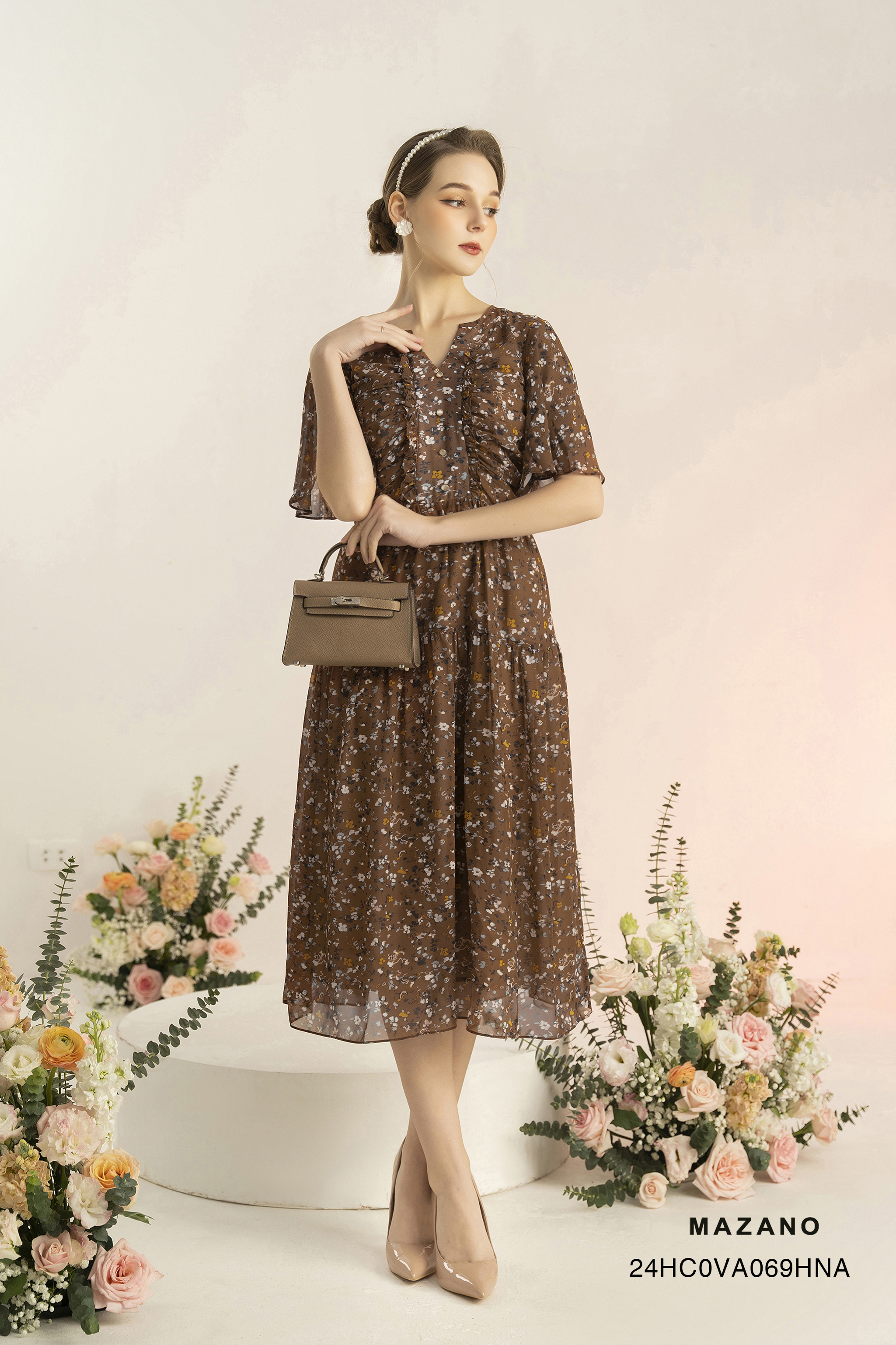 Váy Đầm Ôm Vải voan Hoạ tiết hoa nhí Cổ cách điệu Tay ngắn Dài ngang bắp chân_thumbnail_4