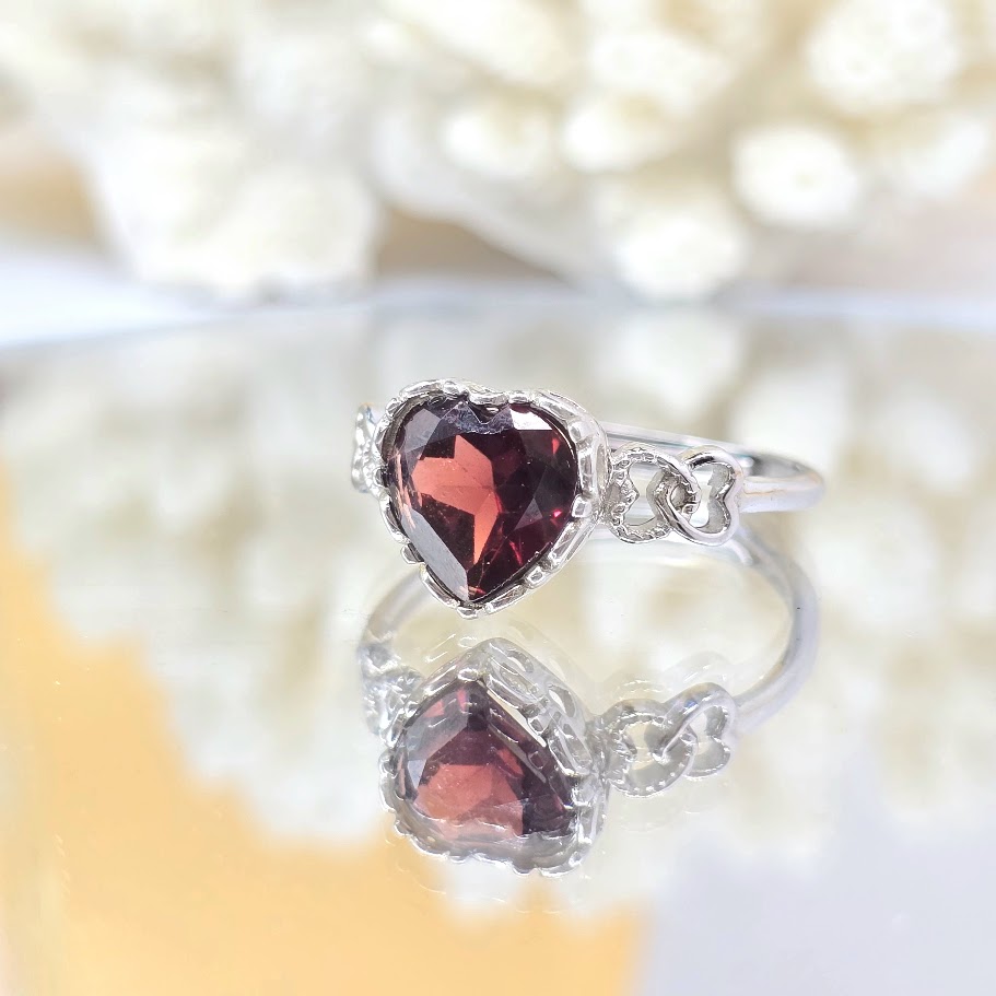 Nhẫn Đá Garnet Đỏ Khung Bạc S925 Freesize