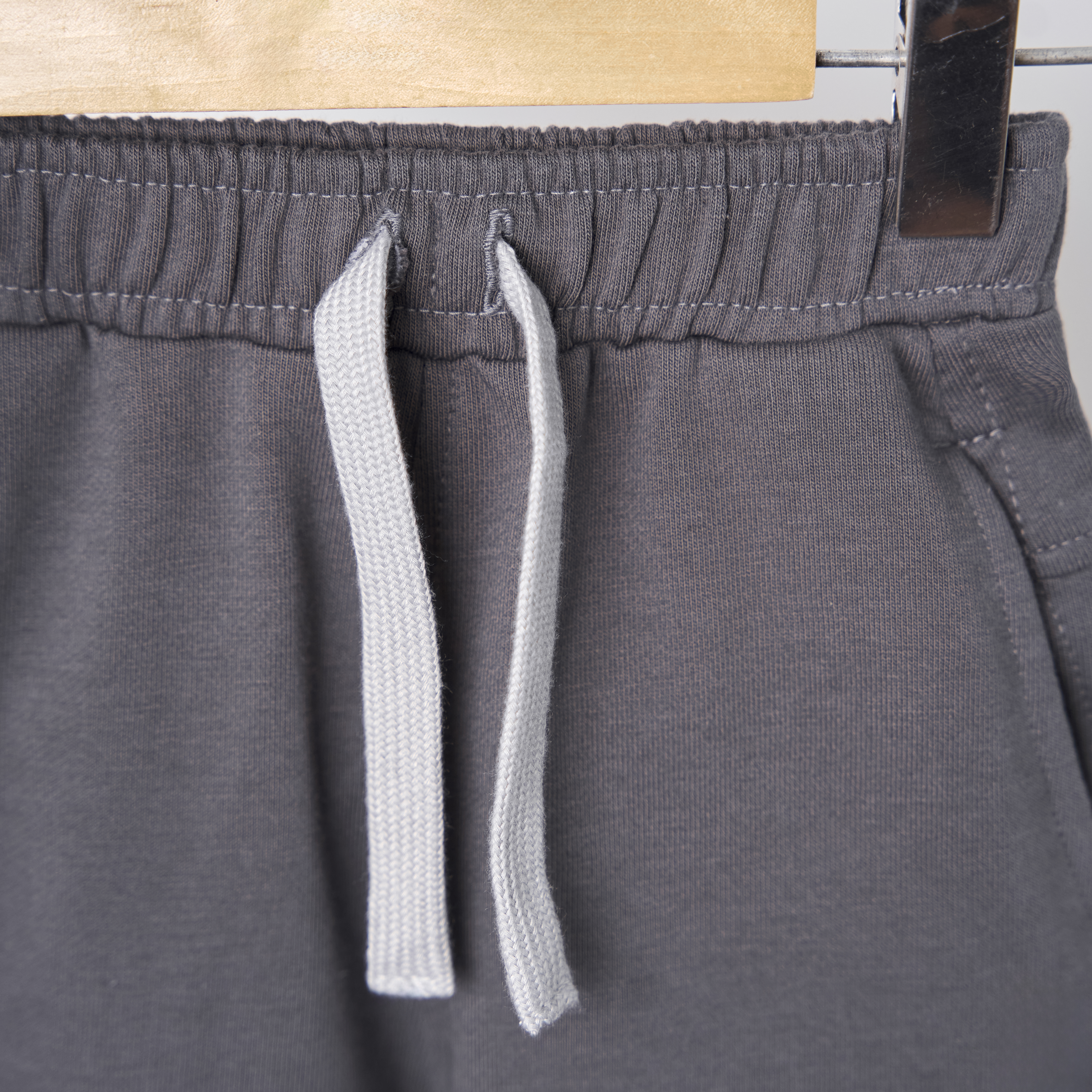 Quần short phối chéo in chữ_thumbnail_0