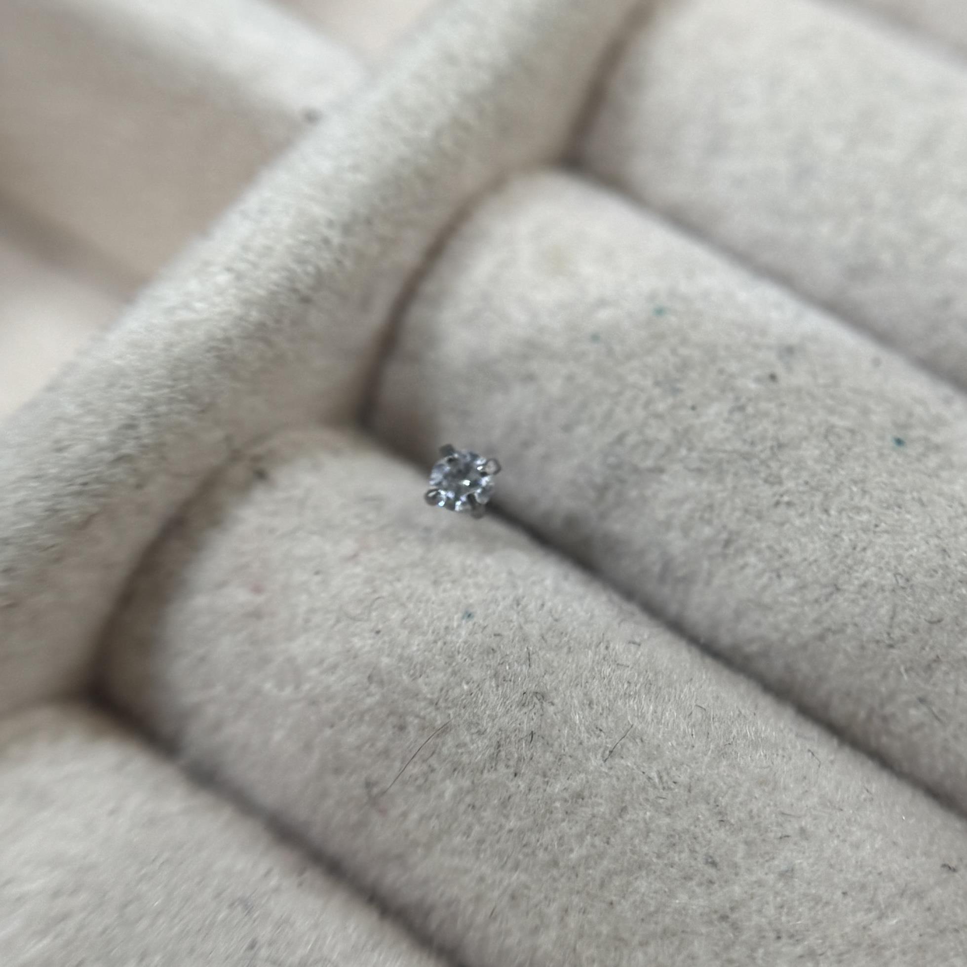 Mũi L kim cương chấu trắng size 2.