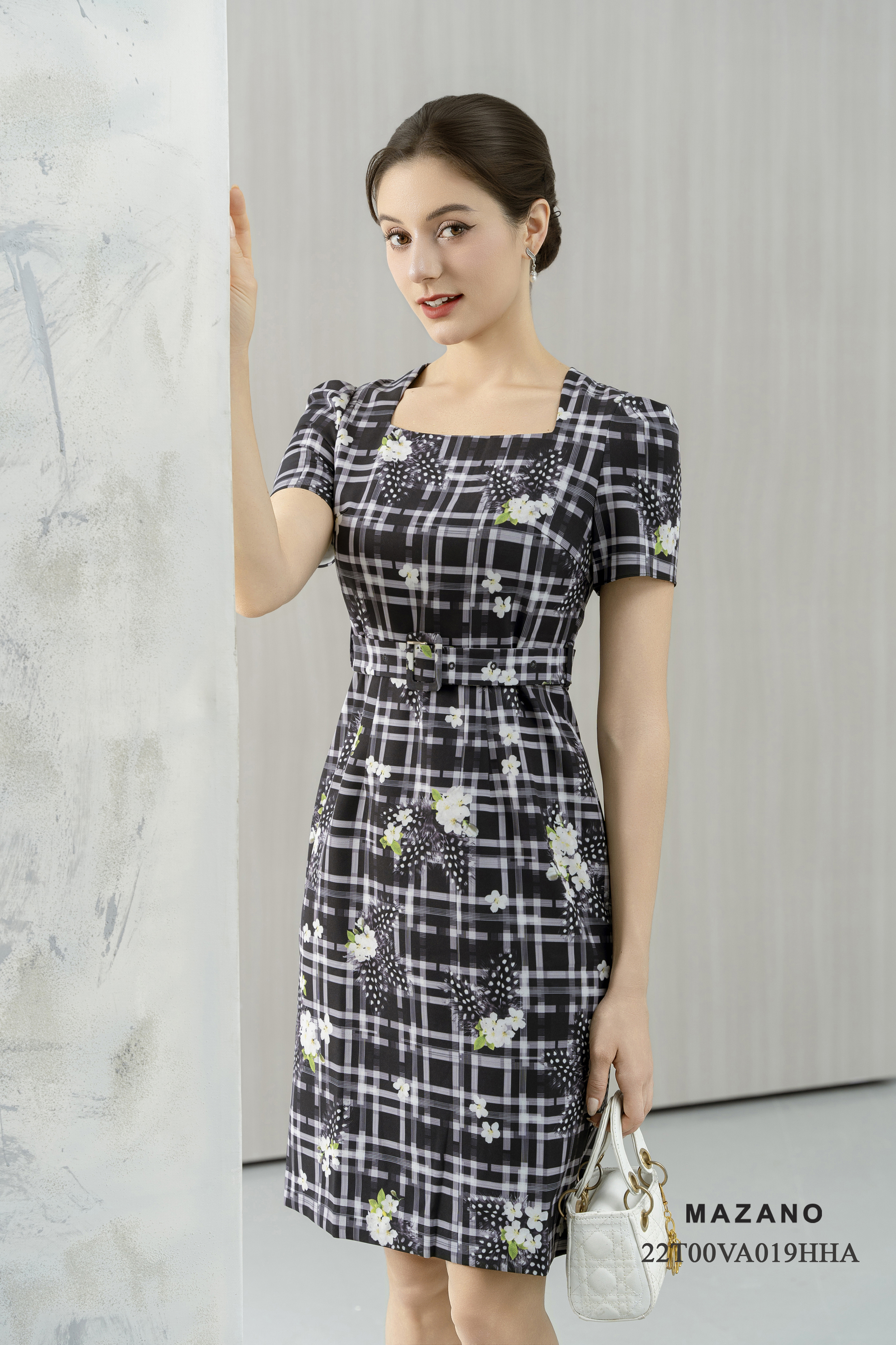 Đầm ôm đen kẻ ô vuông hoa trắng_thumbnail_2