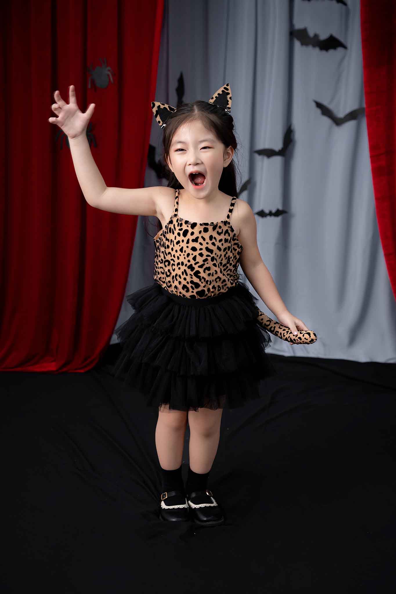 Set hoá trang Báo đen_thumbnail_7