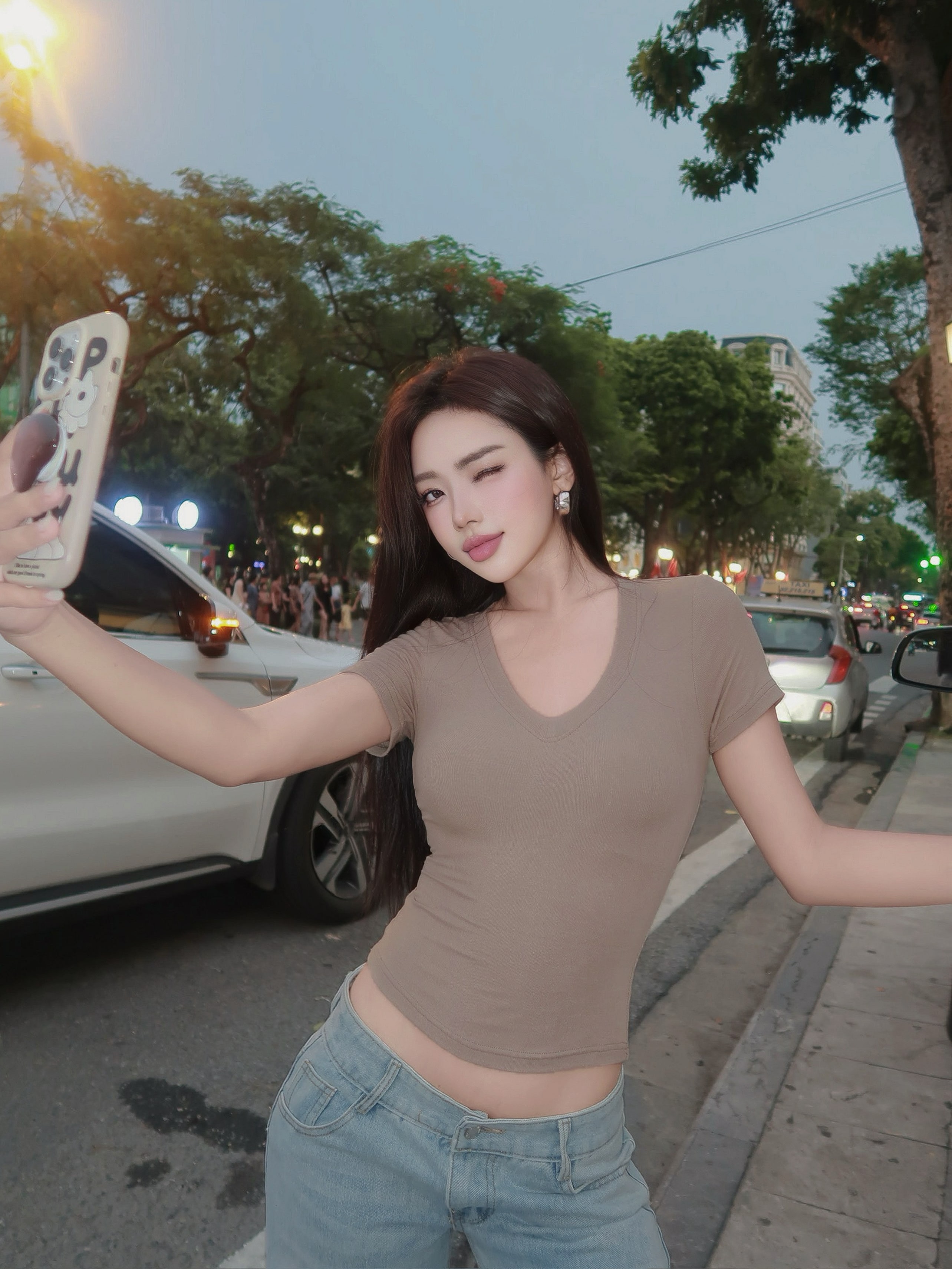 Áo thun ôm body cổ tim nữ tính tôn dáng AT00041 Beezy chất liệu visco co giãn thoải mái_thumbnail_8