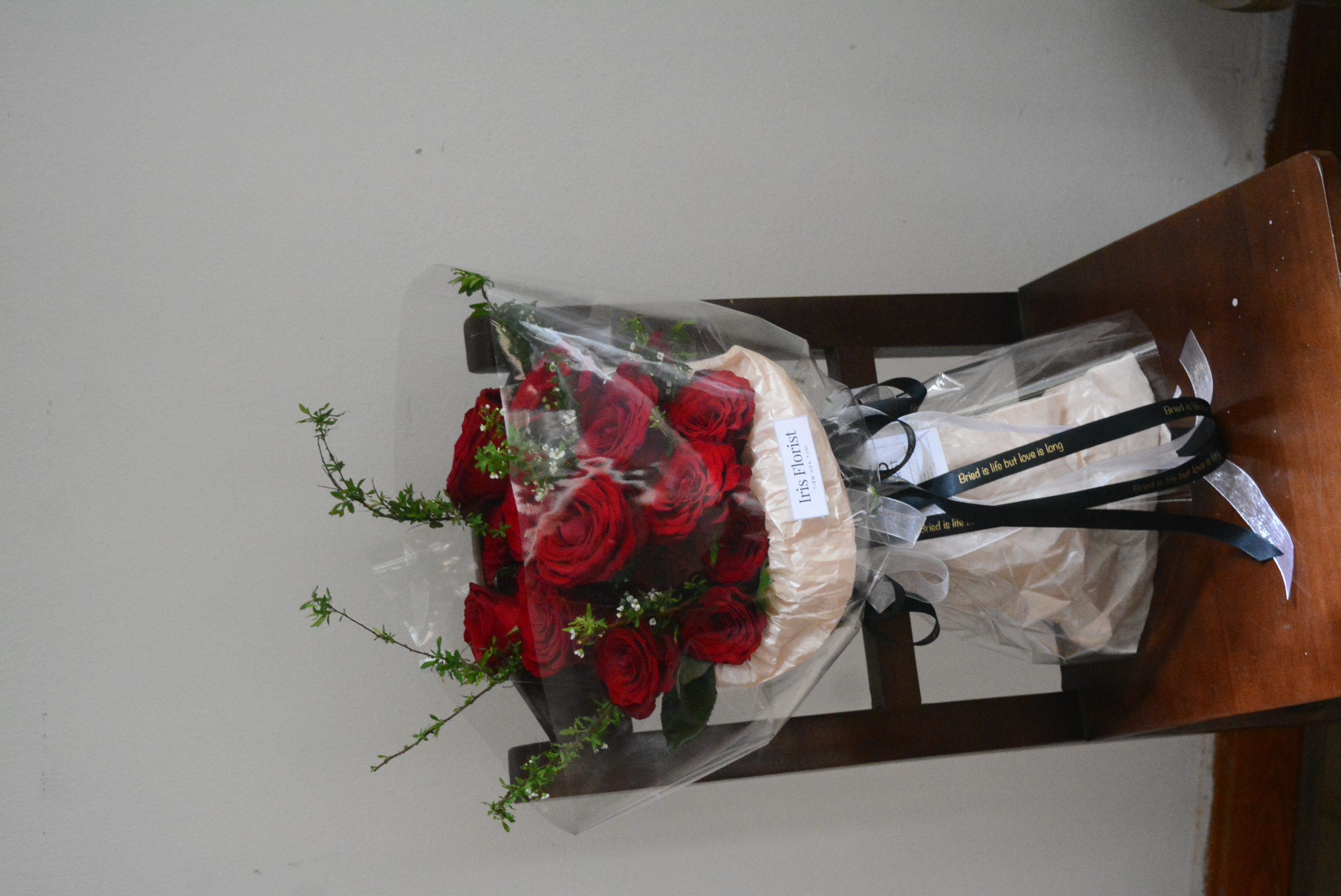 Bó hồng đỏ Ex mix tuyết mai