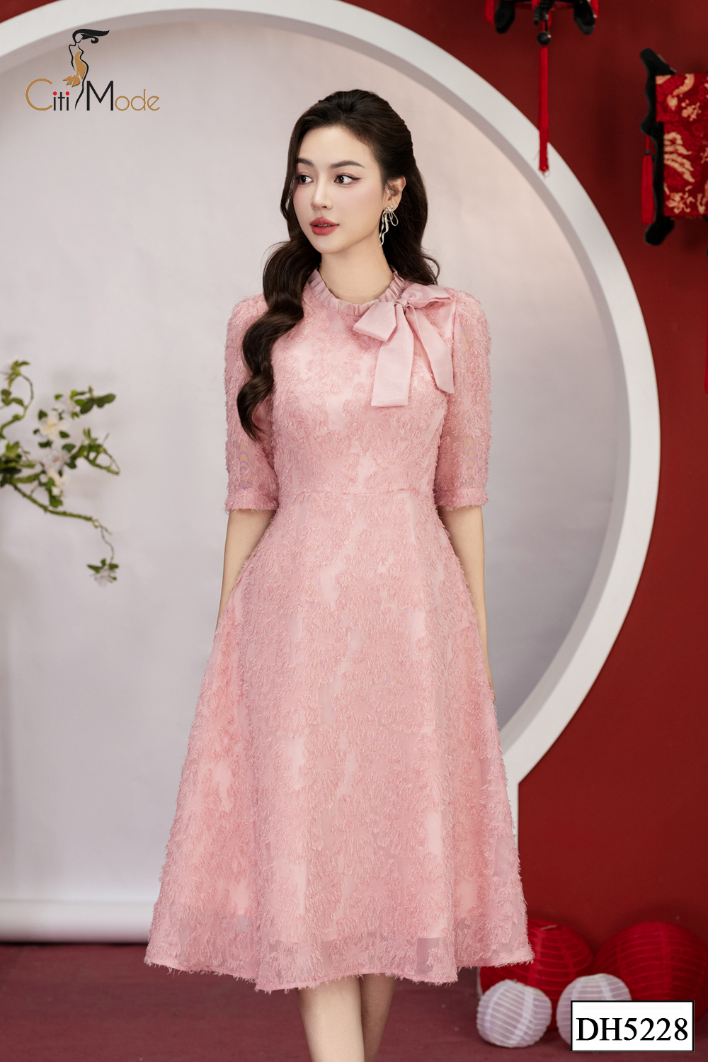 Đầm xoè hồng cổ nhún phối nơ_thumbnail_0