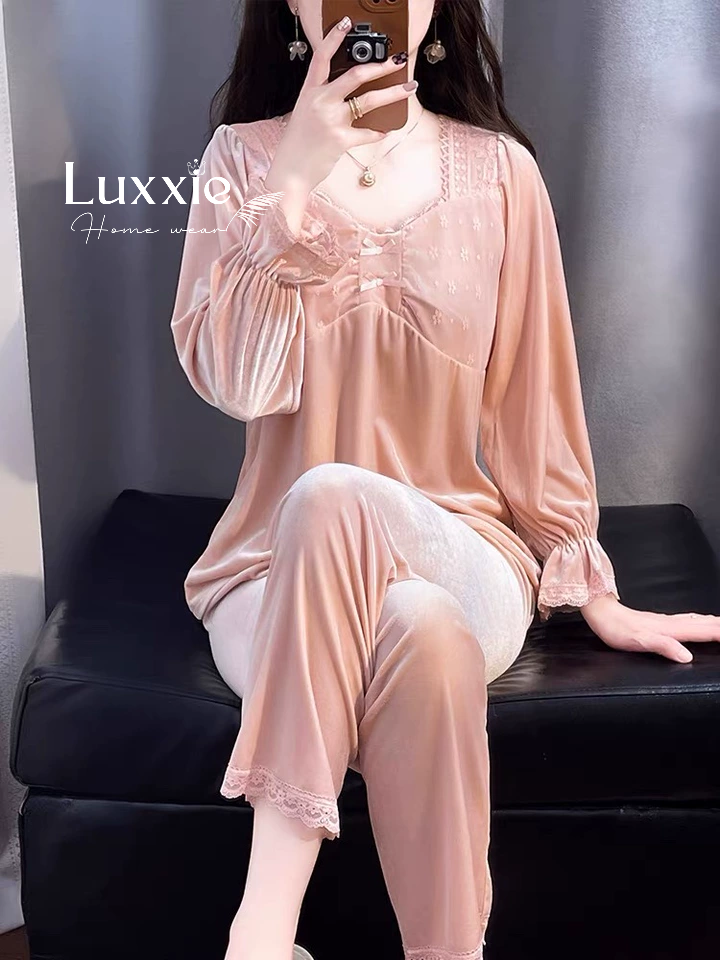 NHUNG29 Bộ ngủ nhung cổ tim phối ren hoa