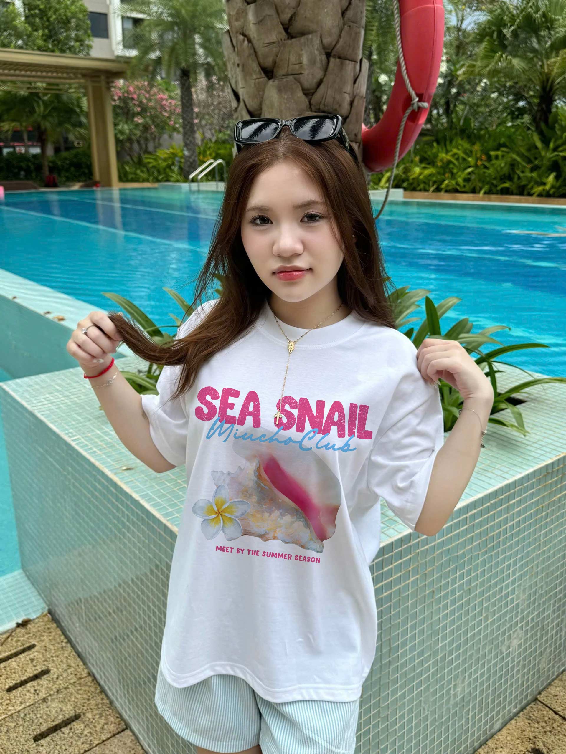 Áo thun boxy hè biển 2235 Miucho cổ tròn chất vải cotton 2c 250gsm đứng form dày dặn in mix_thumbnail_3