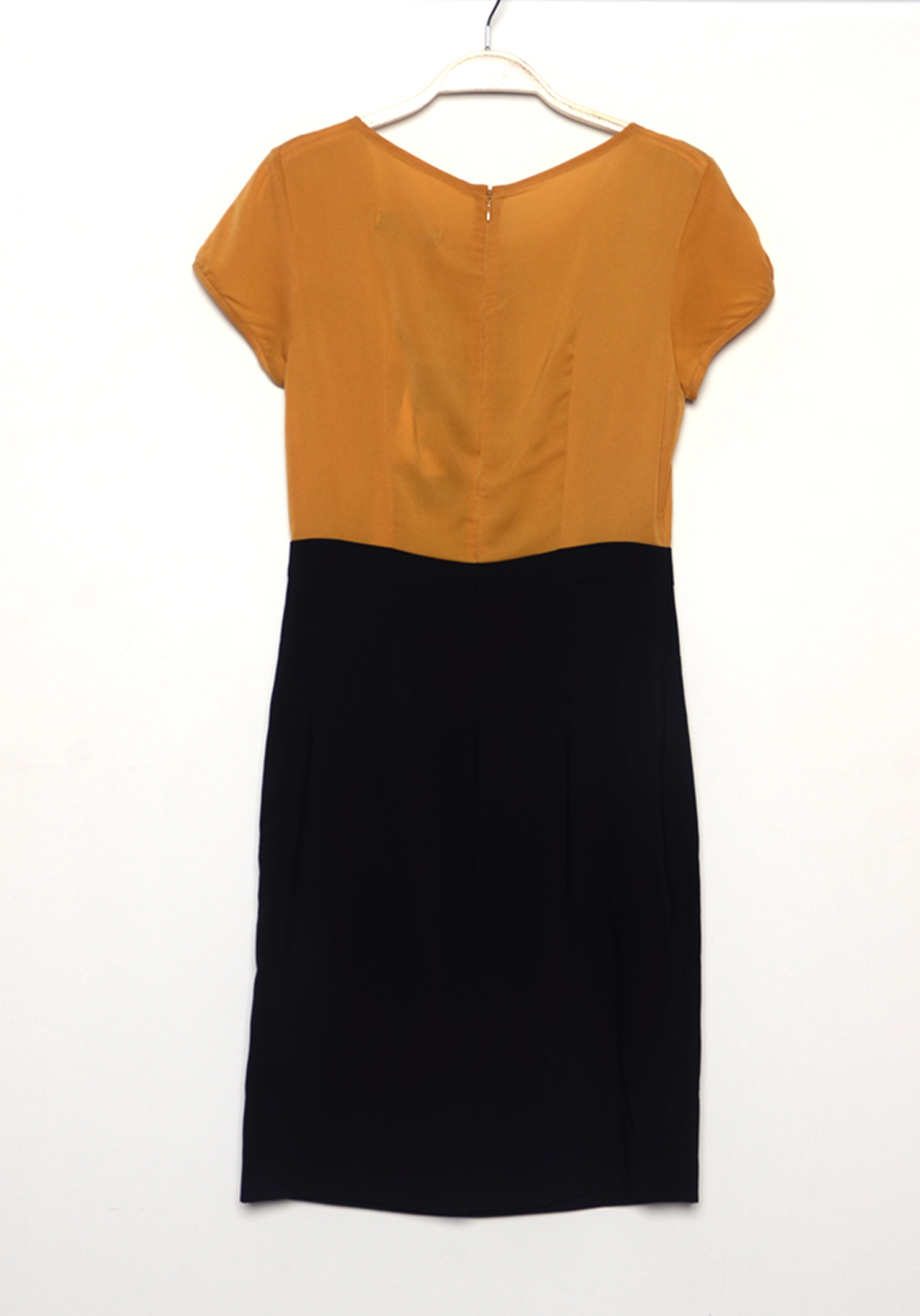 Đầm phối đen vàng cổ tròn đính hoa_thumbnail_6