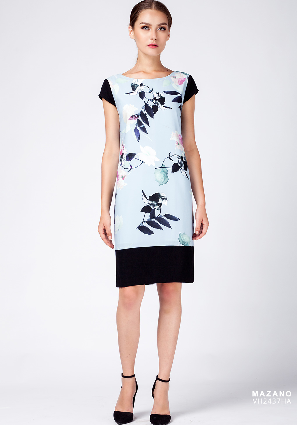 Đầm thân ôm xanh hoa phối cổ tròn