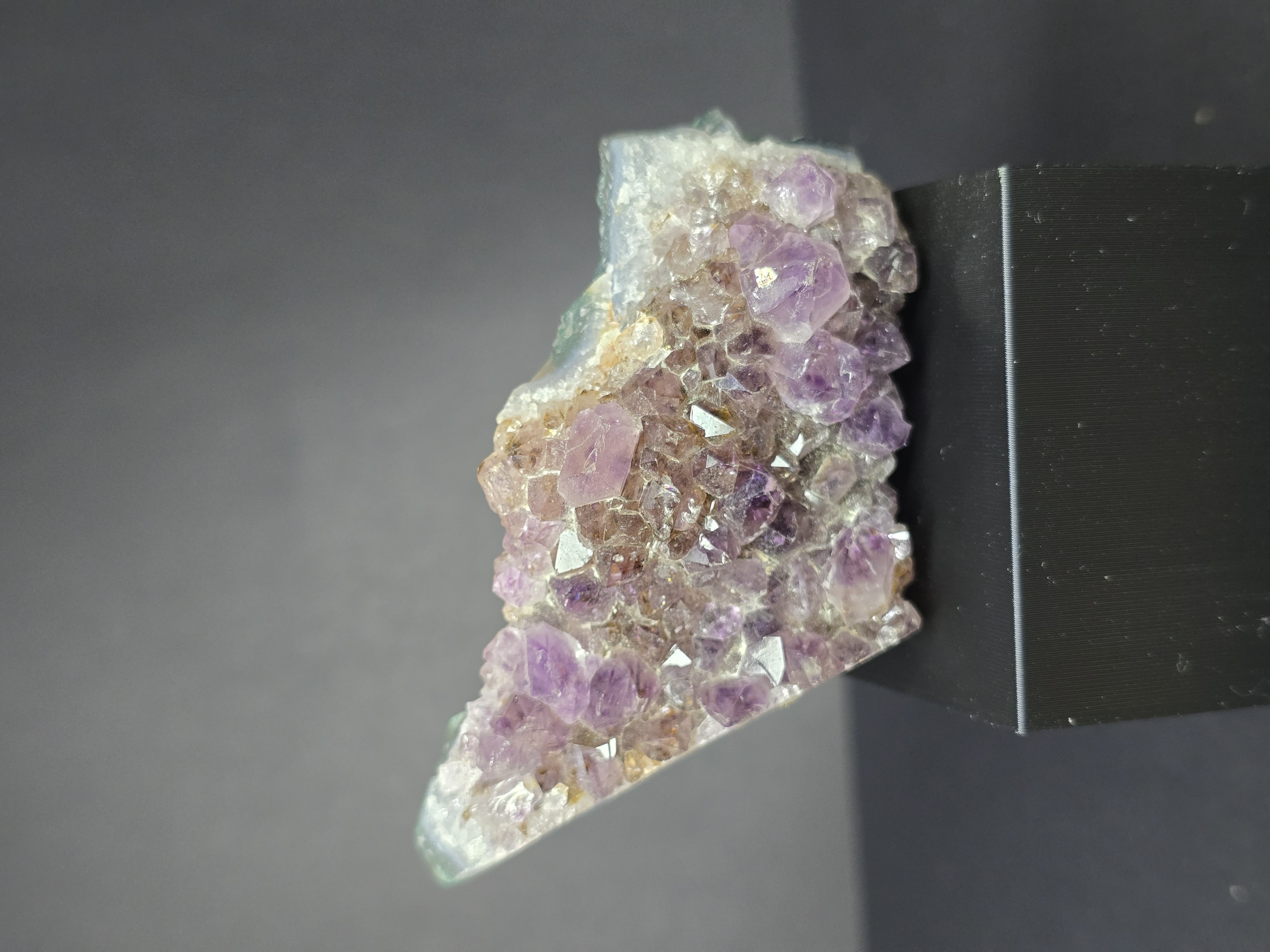 Vỉa Thạch Anh Tím Tinh Thể Tự Nhiên - Brazil