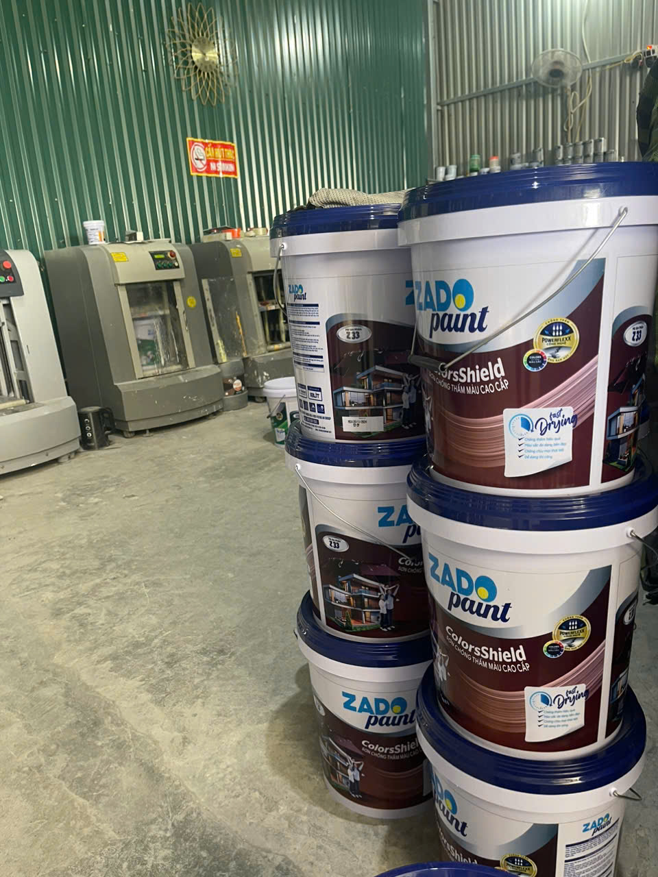 THÙNG 1L CHỐNG THẤM MÀU ACRYLIC TƯỜNG ĐỨNG Z 33_thumbnail_5