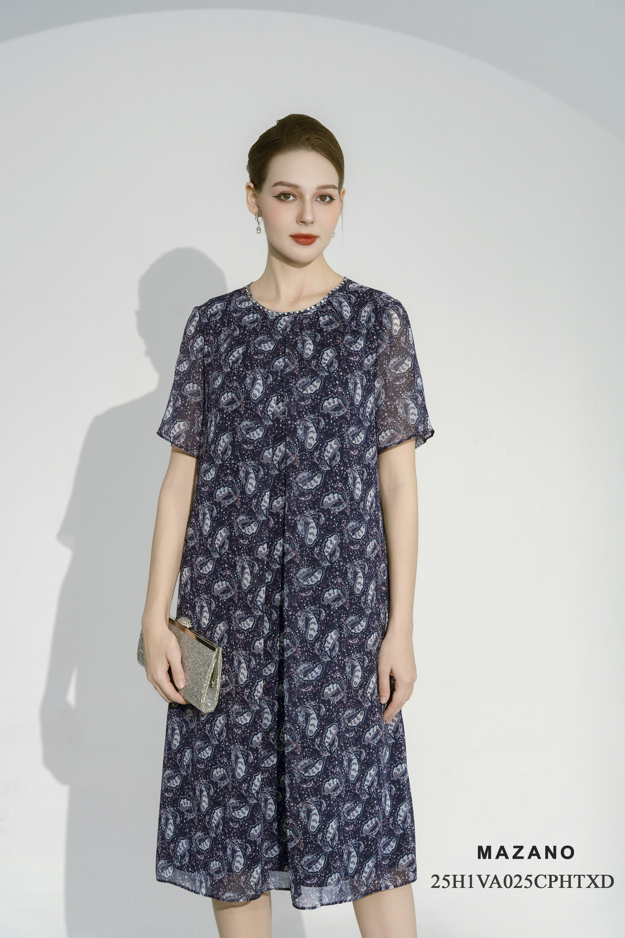 Váy Đầm suông A vải voan đính trang trí cổ  Cổ tròn Tay ngắn Dài Váy qua gối._thumbnail_2