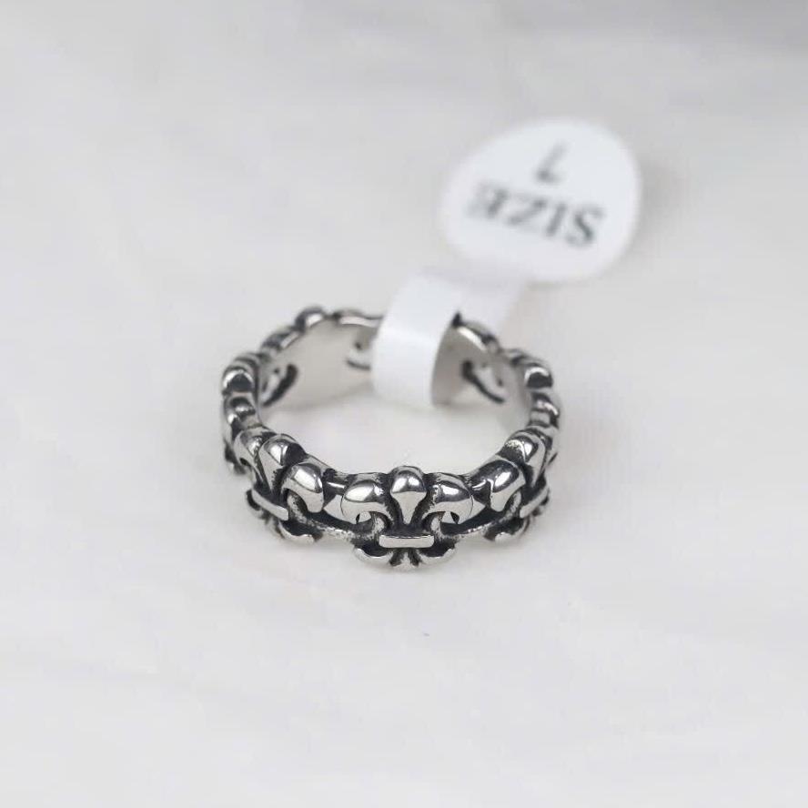 Nhẫn titan chrome heart hoa Iris nối liền