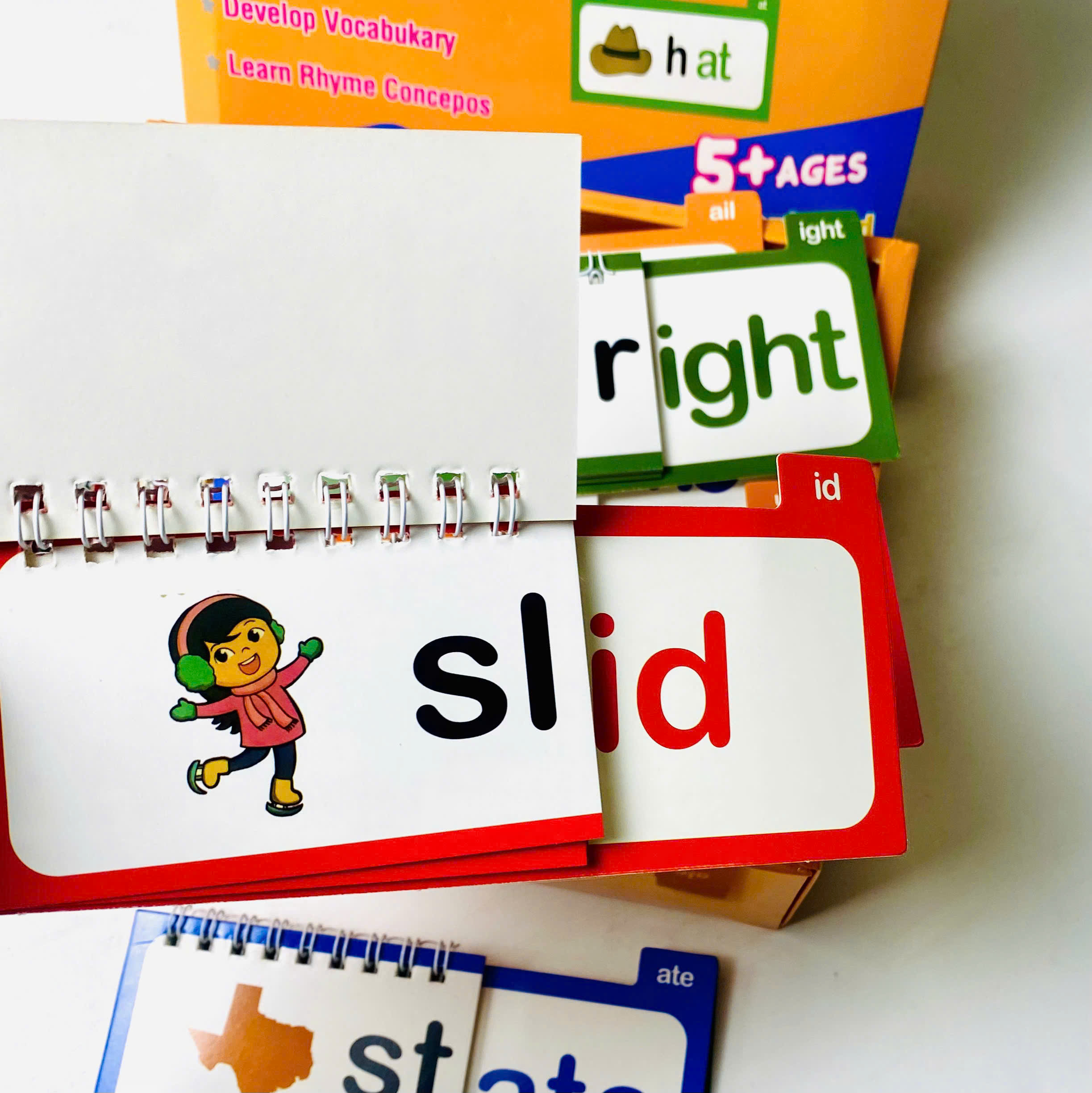 Bộ thẻ tập đánh vần Word Family Build Book_thumbnail_8