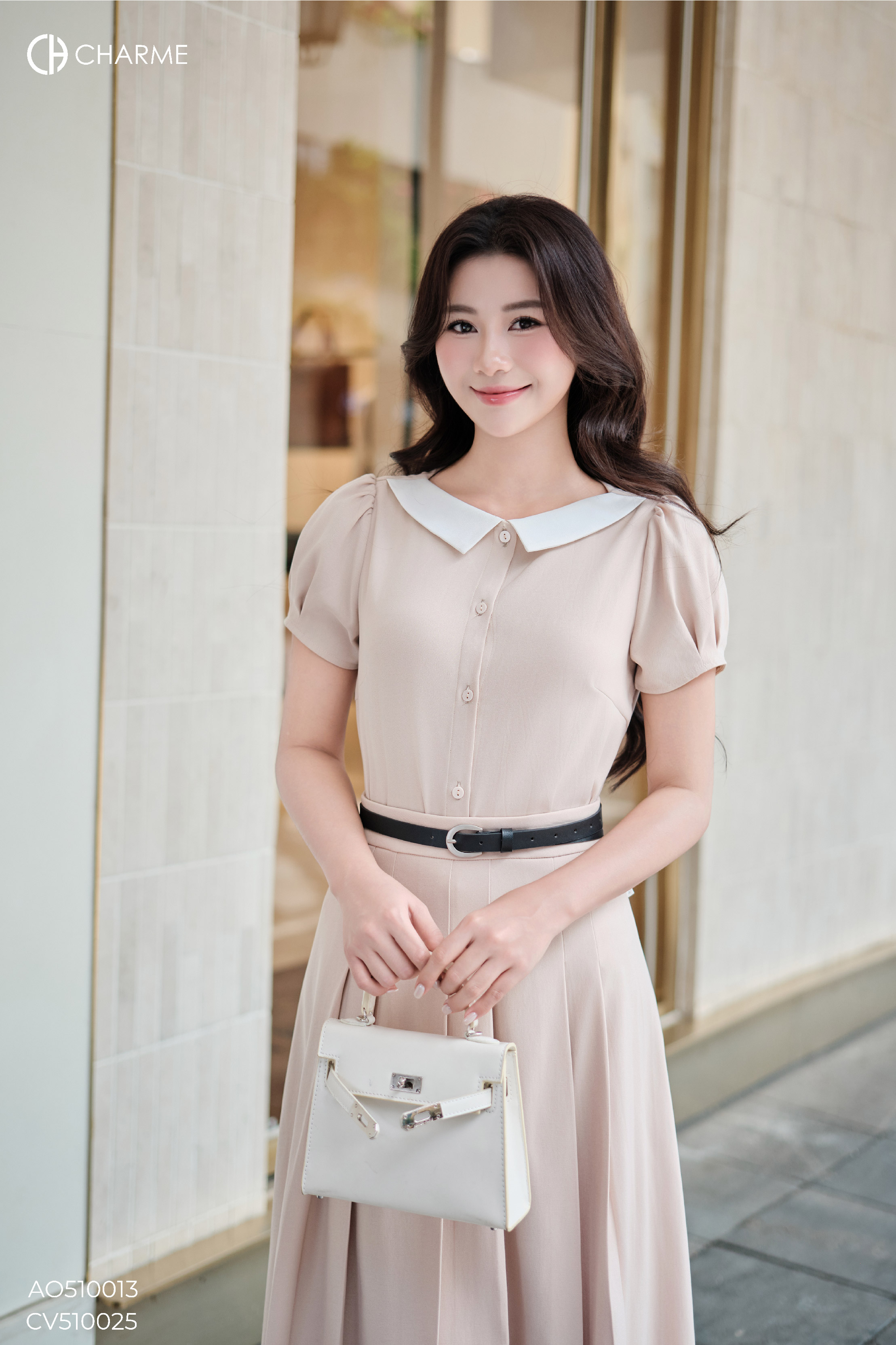 Áo cổ phối tay cộc bồng