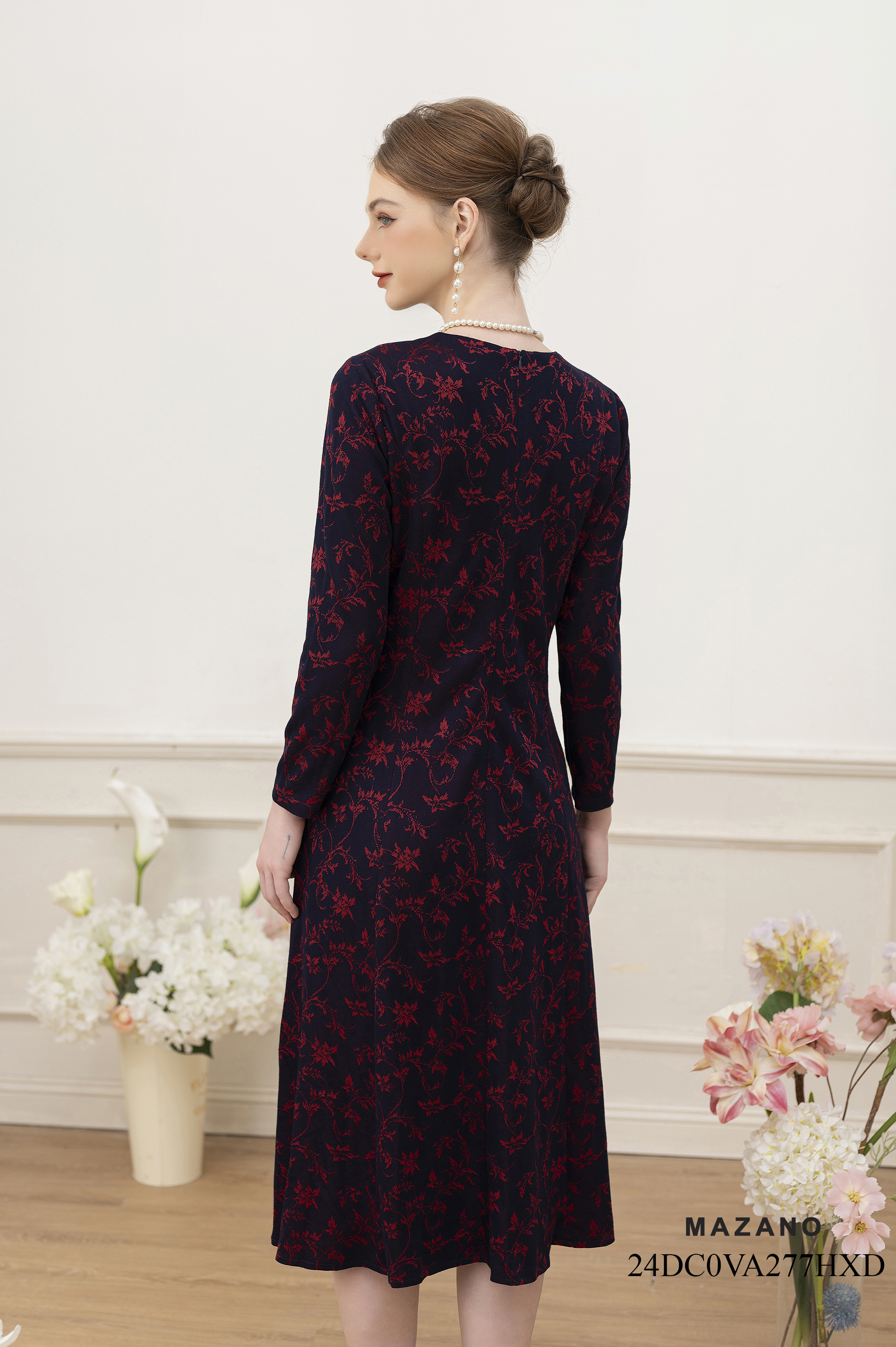 Váy Đầm Ôm Vải dạ len Hoạ tiết cách điệu Cổ tròn Tay dài Dài qua bắp chân_thumbnail_5