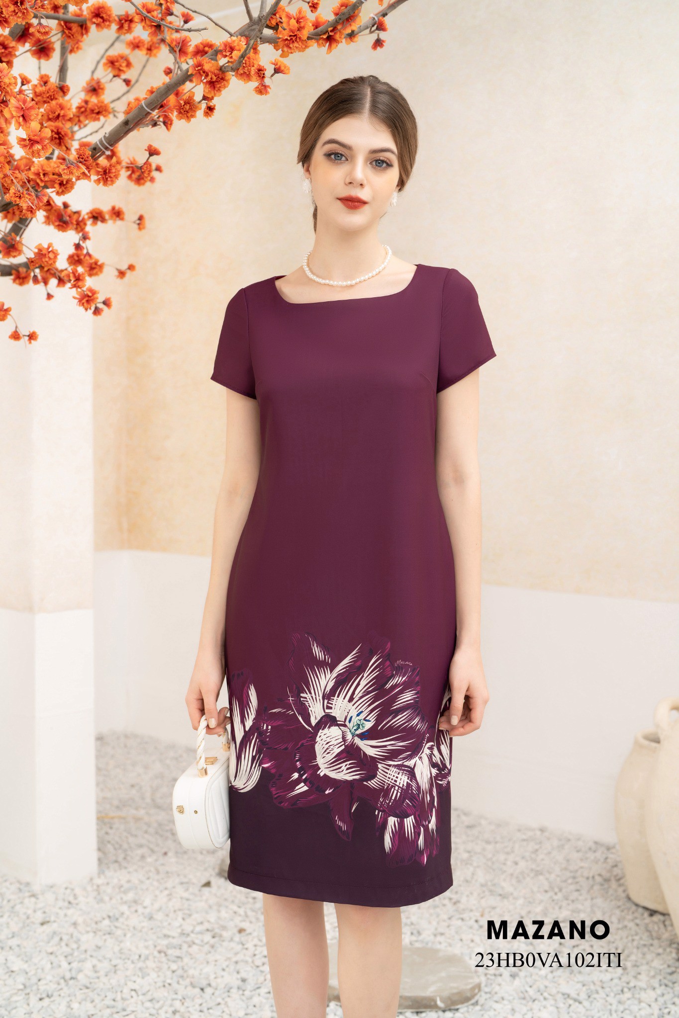 Váy Đầm Suông Vải thô dày Hoạ tiết hoa tulip cách điệu Cổ tròn Tay ngắn Dài qua gối