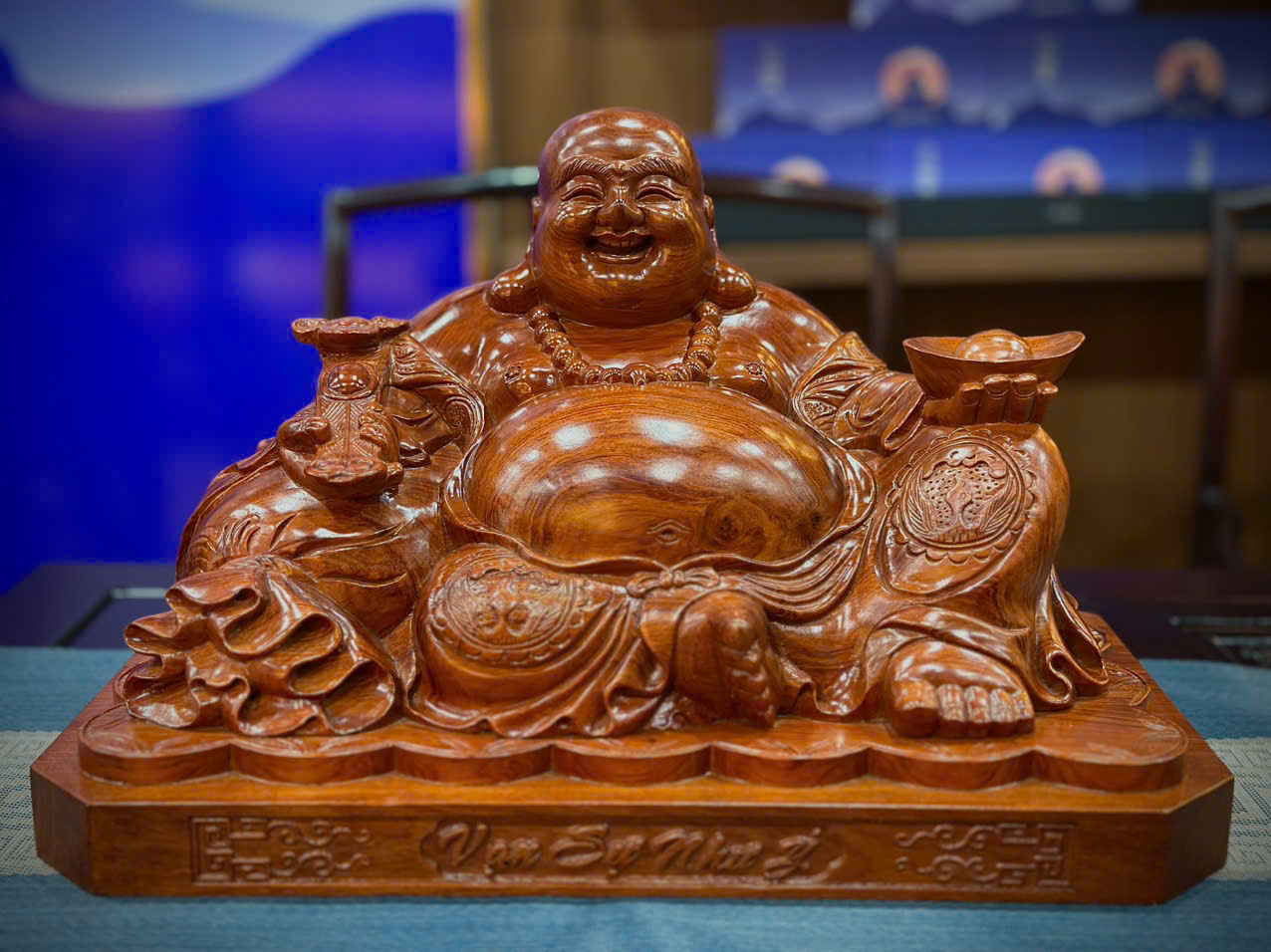 TƯỢNG PHẬT DI LẶC NGỒI GỖ HƯƠNG_thumbnail_3