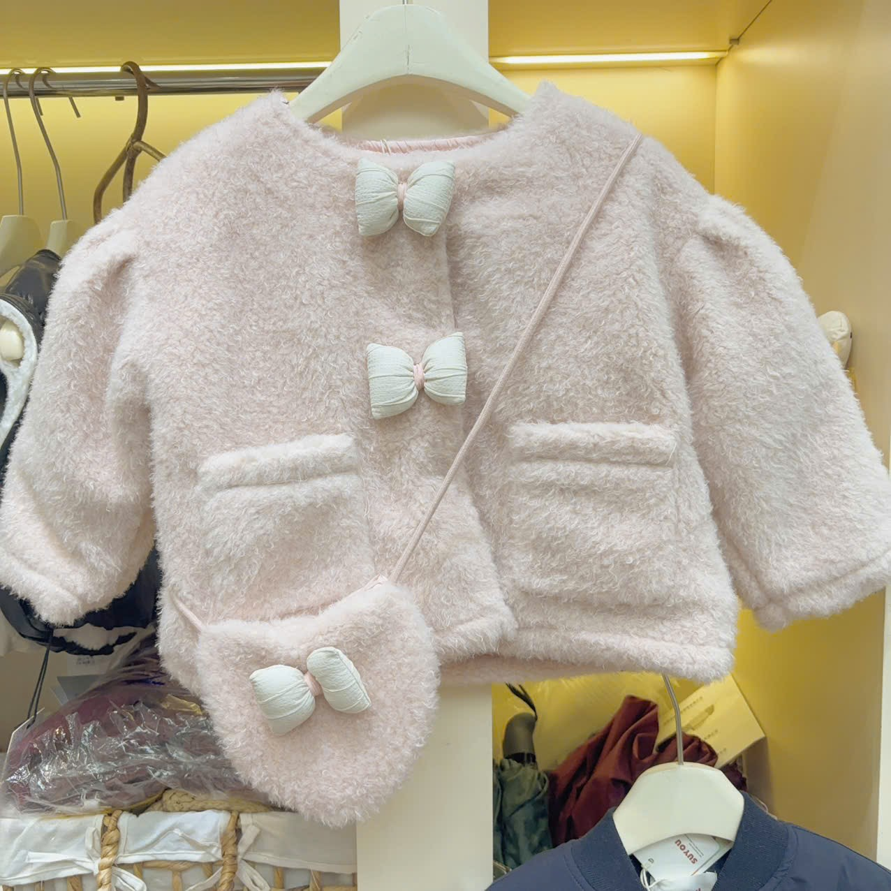 (M117) Áo khoác trần bông kèm túi màu hồng đính nơ_thumbnail_0