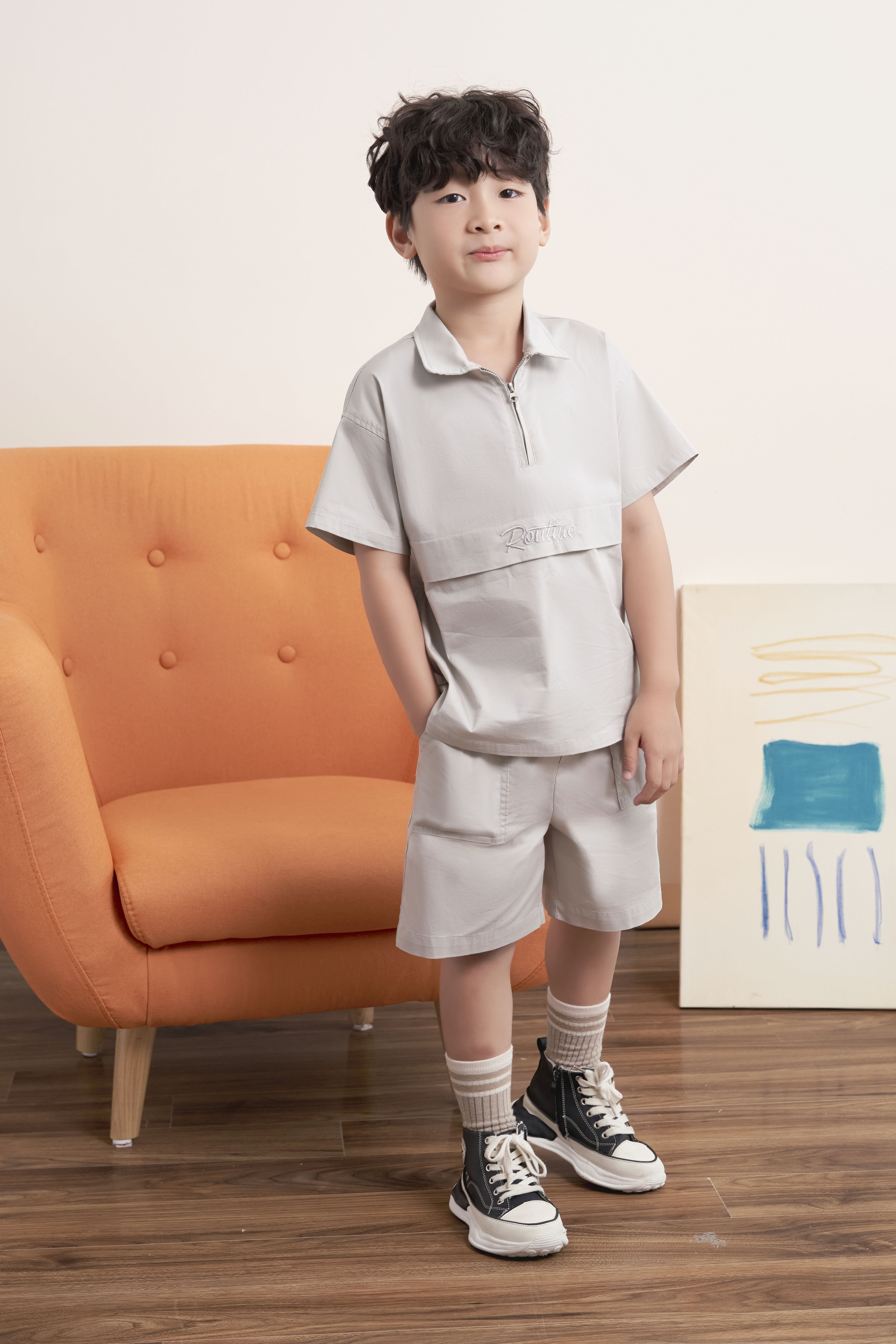 Bộ áo cộc cổ kéo khoá thêu 