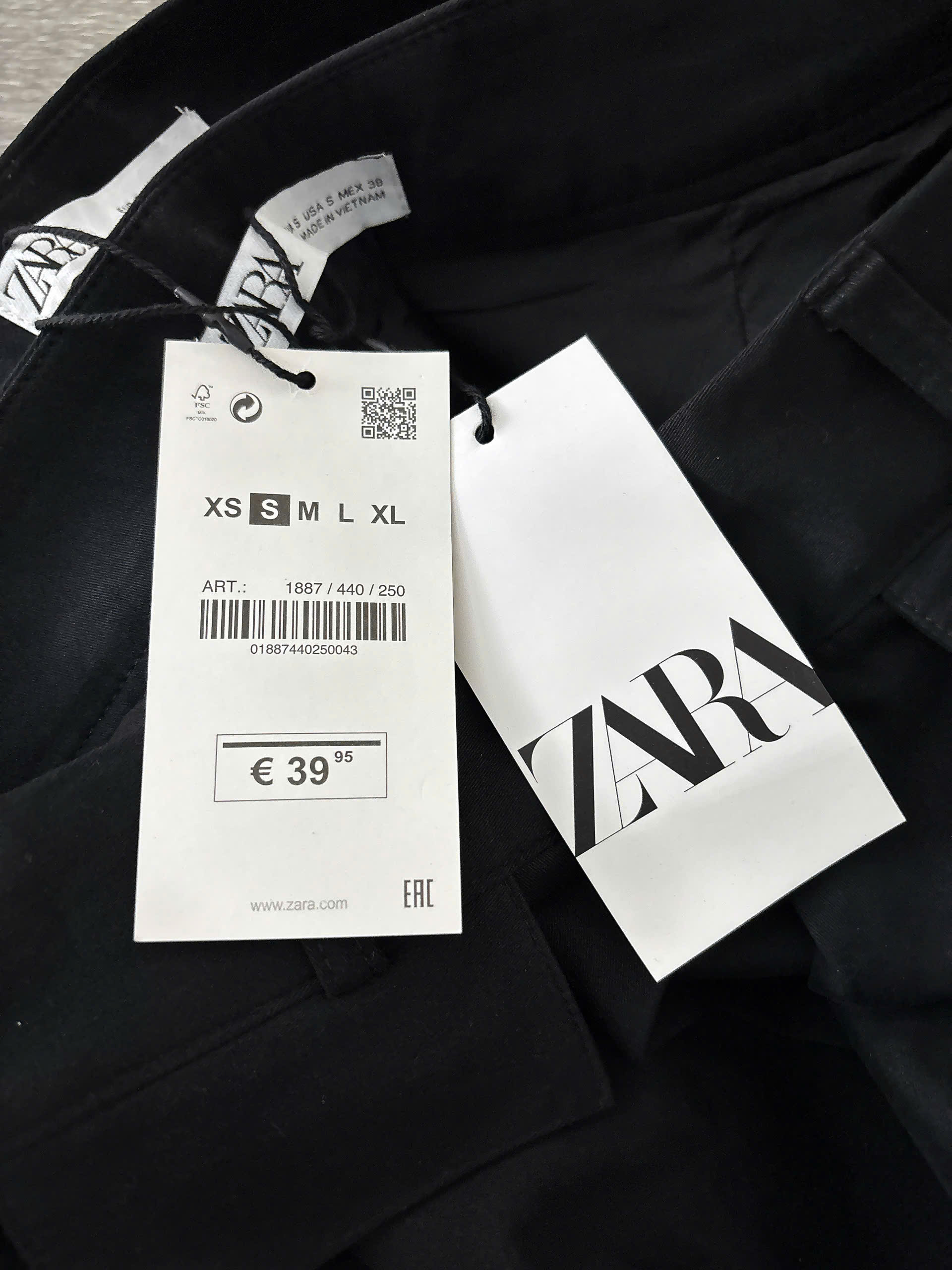 C84 CHÂN VÁY ĐEN_thumbnail_3