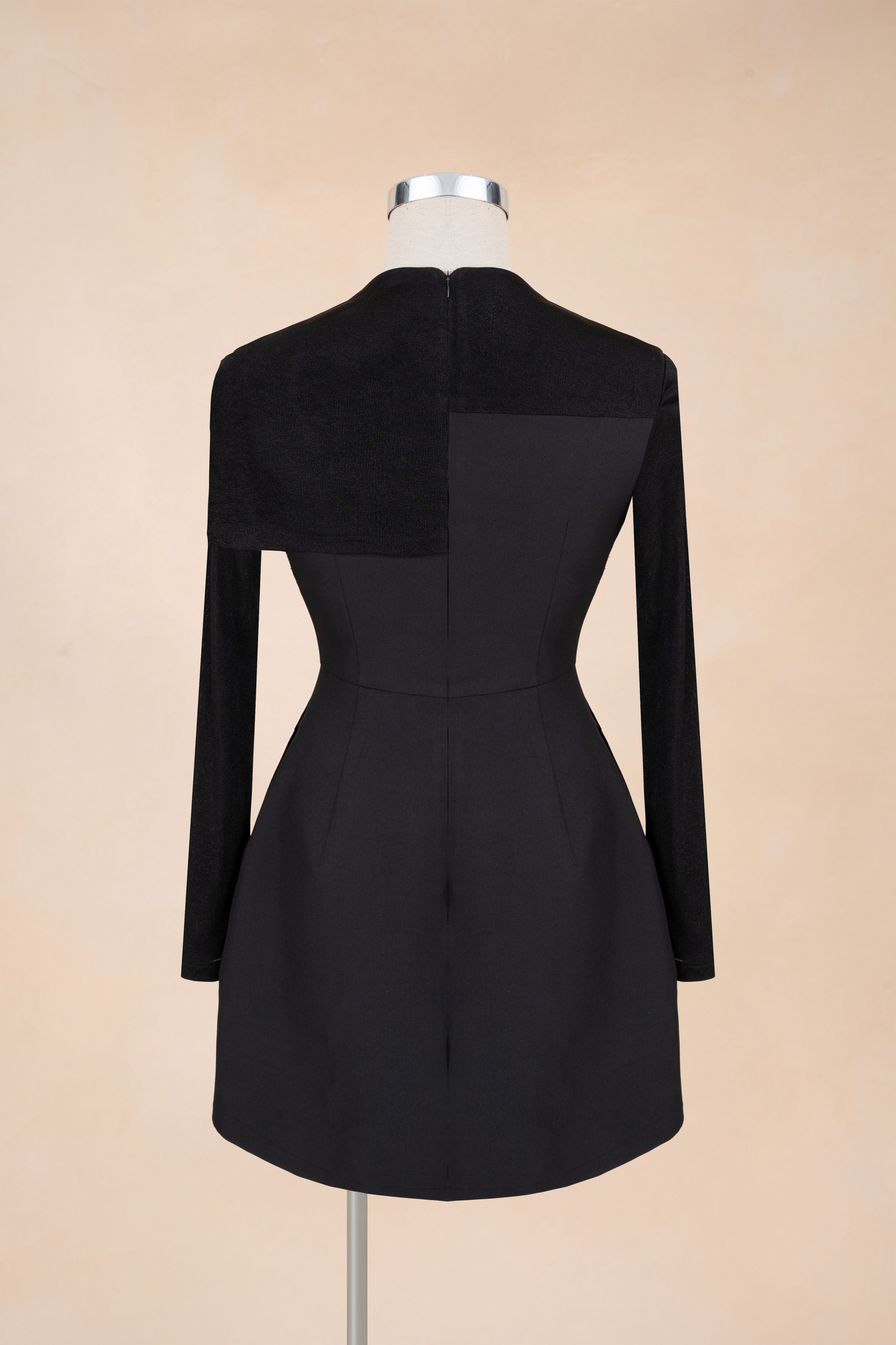 Đầm Chữ A Ngắn Đính Nơ Vạt Chéo_thumbnail_2