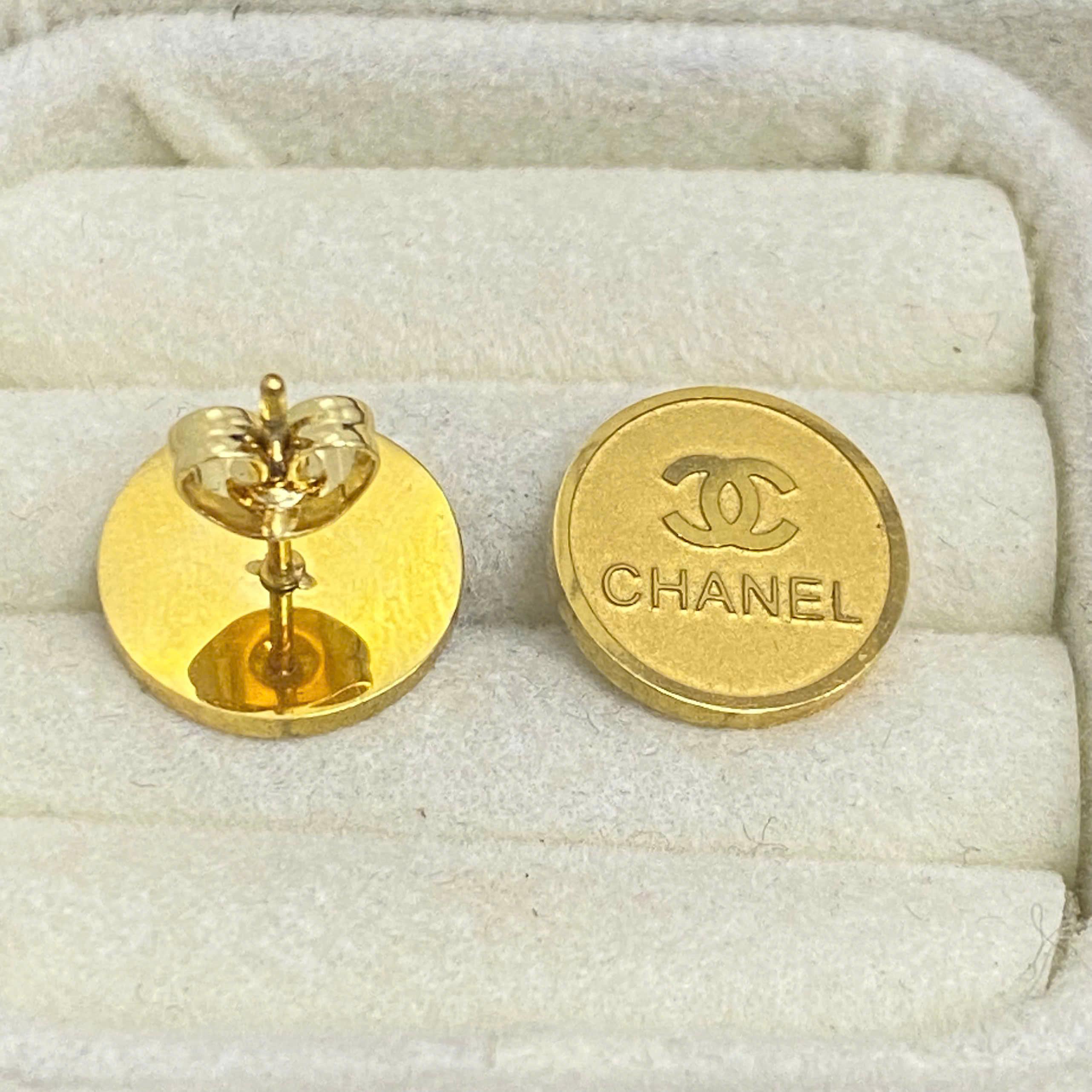 khuyên kiểu cặp vàng tròn khắc CHANEL_thumbnail_2