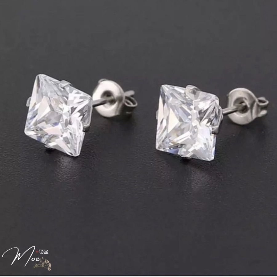 K83 - Khuyên tai nụ đá vuông đen hoặc trắng_thumbnail_2