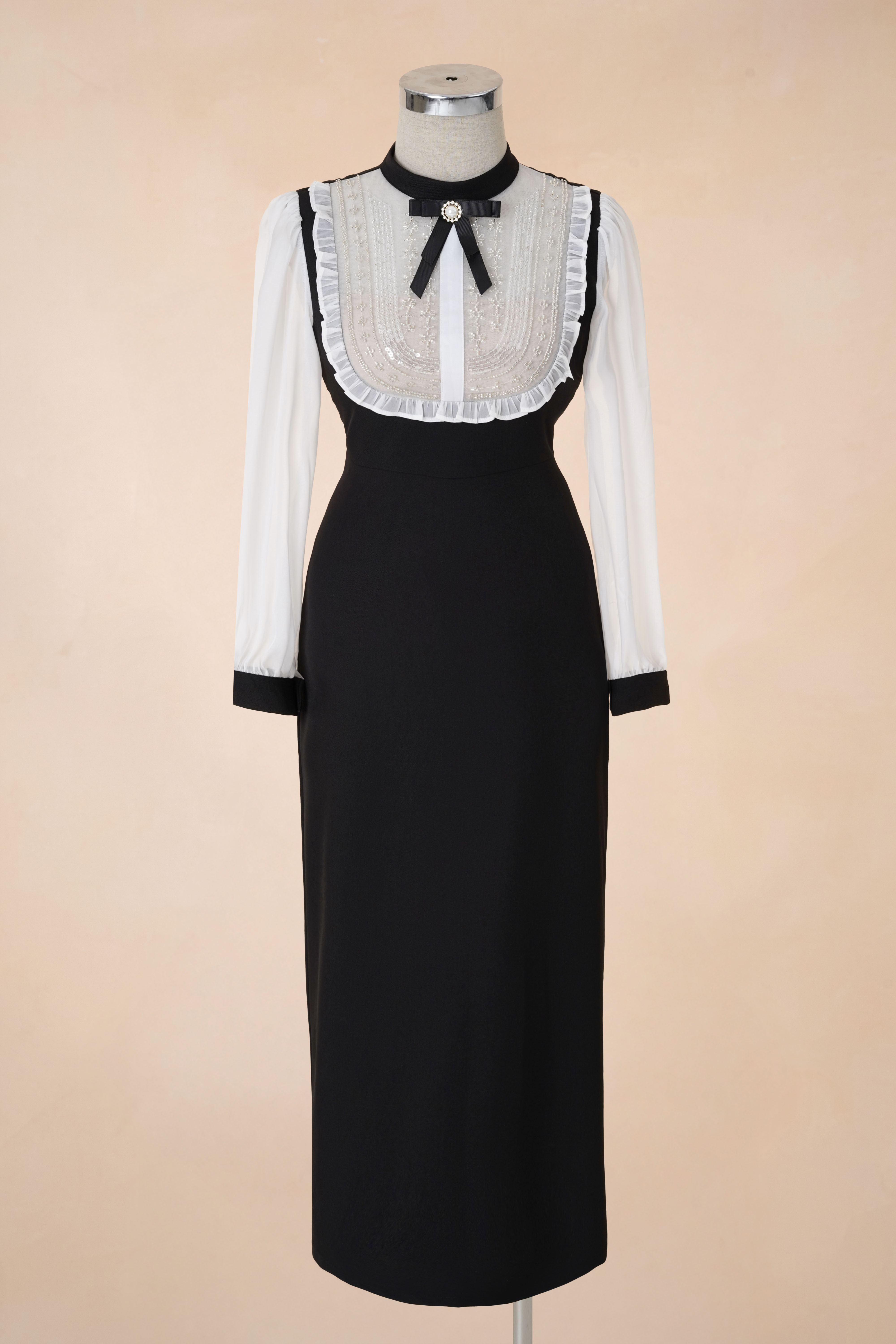 Đầm Bút Chì Bèo Ngực Tag Cài