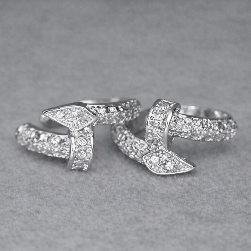 Khuyên kẹp giả đinh tán vẩy