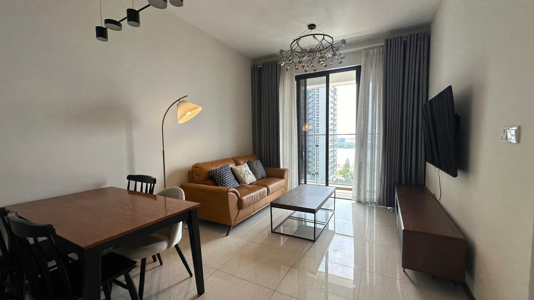 ONE VERANDAH - cần bán căn hộ 2PN, phù hợp cho khách hàng mua đầu tư_thumbnail_1