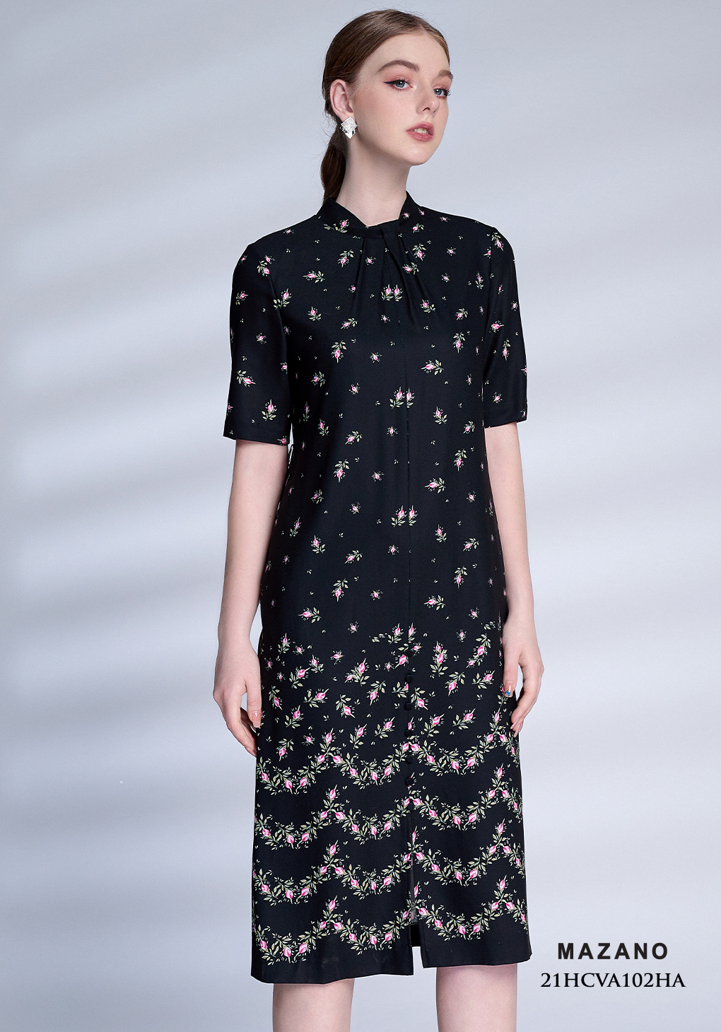 Đầm suông nền đen họa tiết in nụ hồng tay lỡ_thumbnail_2