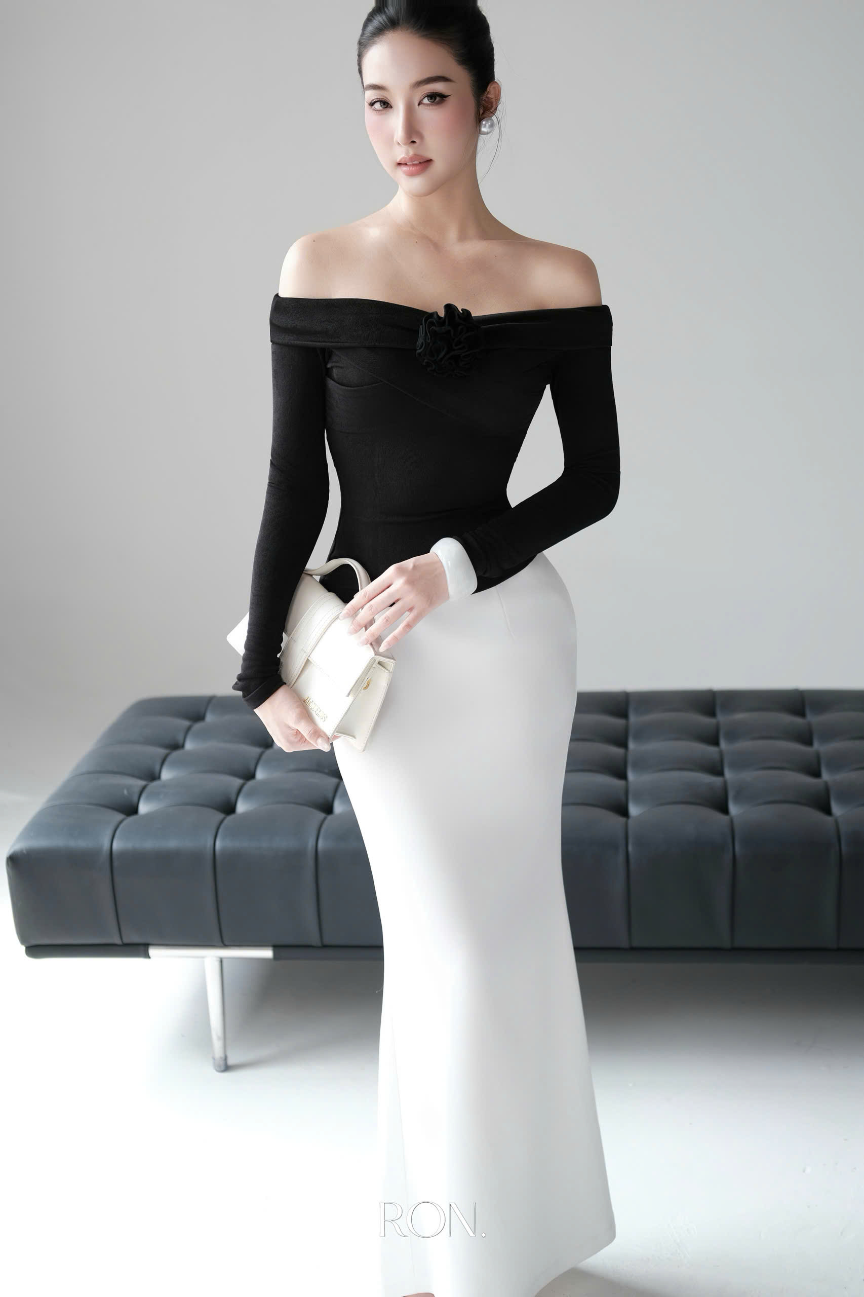 Áo dài hoa ngực_thumbnail_2