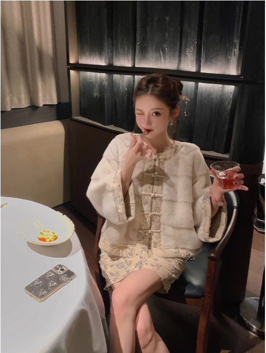 Set Áo Lông Cao Cấp Và Chân Váy Thêu_thumbnail_0