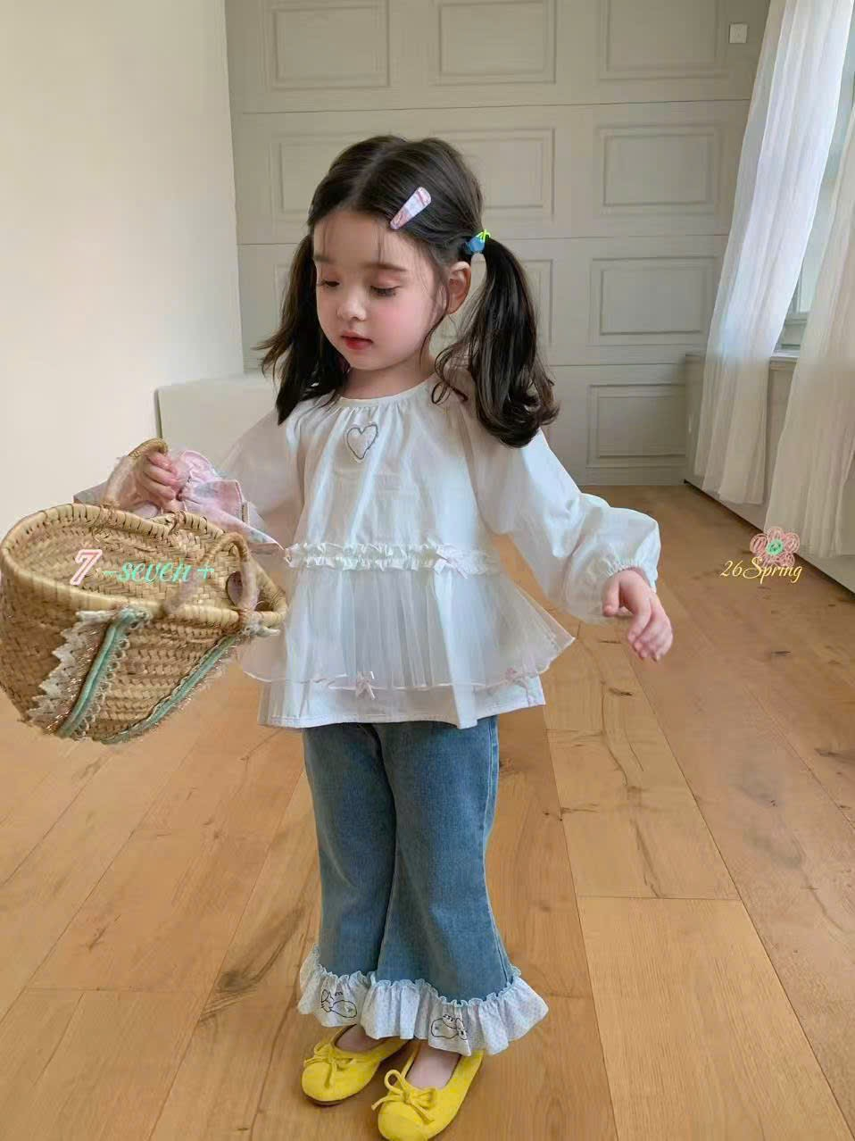 (H24) Áo thô trắng kem thêu tim Seven_thumbnail_0