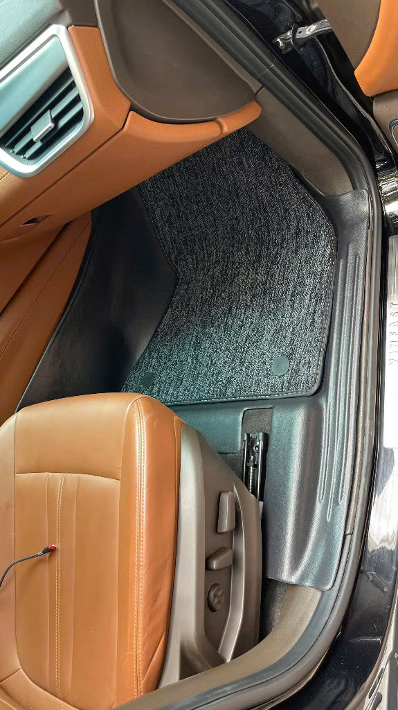 Thảm Lót Sàn Ô Tô Nhựa Đúc TPE Vinfast Lux SA_thumbnail_1