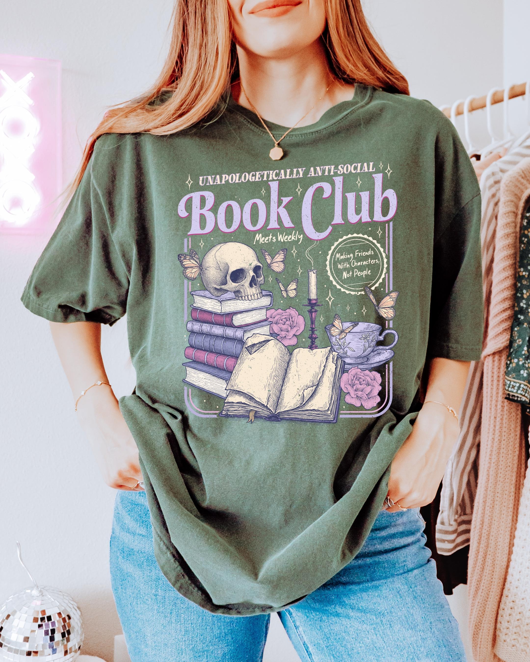 Cozy Book-Themed Comfort Tee_thumbnail_1