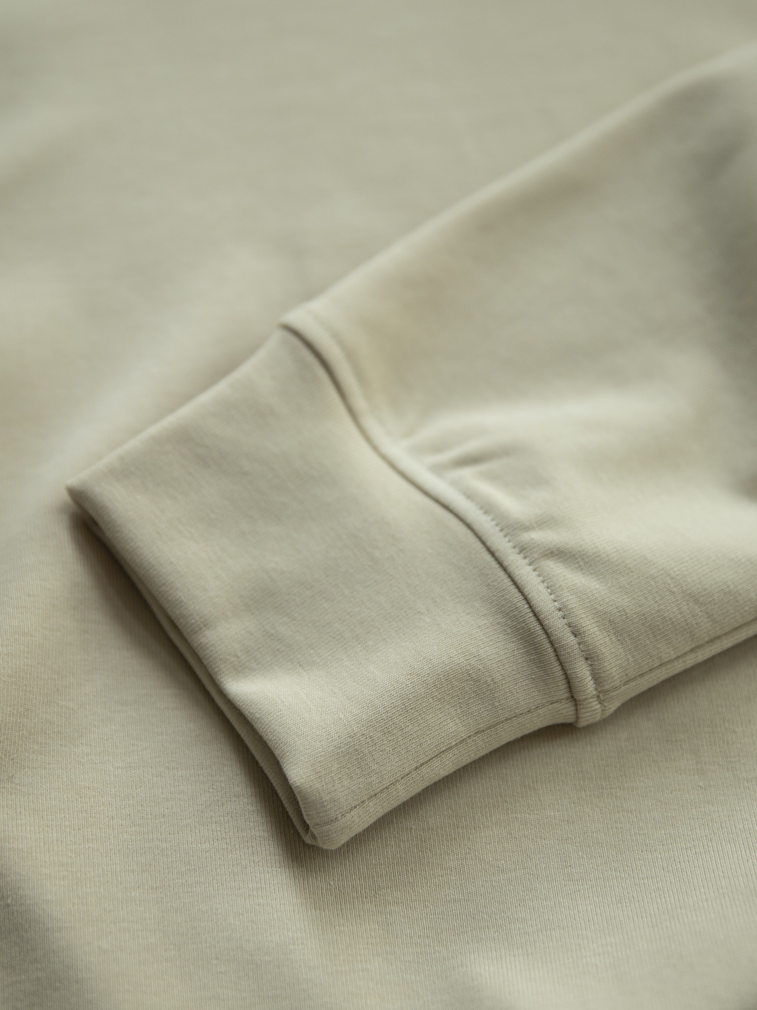 Áo giữ nhiệt bé trai màu be có lớp lót lông mỏng_thumbnail_2